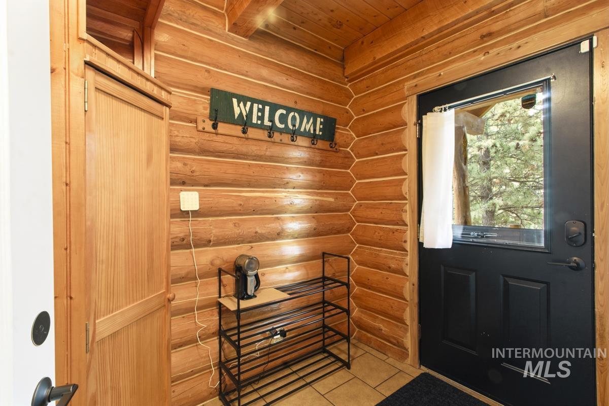 10360 Gamann Drive, Cascade, Idaho 83611, 3 Bedrooms, 4 Bathrooms, Residential For Sale, Price $1,100,000,MLS 98982834