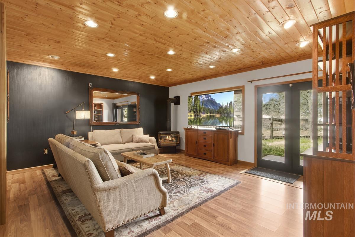 10360 Gamann Drive, Cascade, Idaho 83611, 3 Bedrooms, 4 Bathrooms, Residential For Sale, Price $1,100,000,MLS 98982834