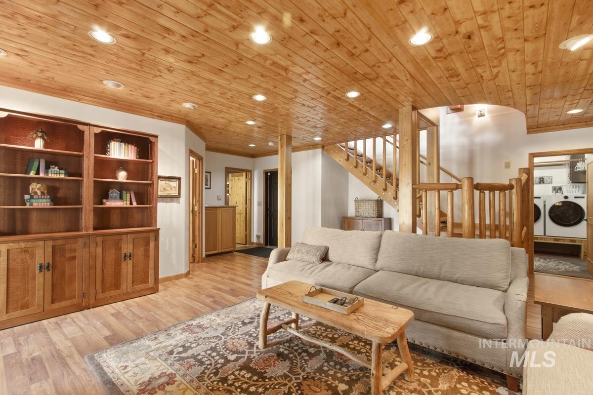 10360 Gamann Drive, Cascade, Idaho 83611, 3 Bedrooms, 4 Bathrooms, Residential For Sale, Price $1,100,000,MLS 98982834