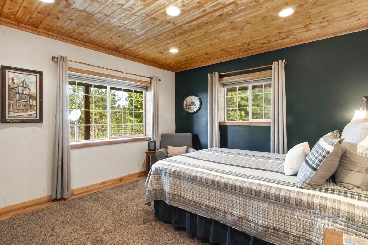 10360 Gamann Drive, Cascade, Idaho 83611, 3 Bedrooms, 4 Bathrooms, Residential For Sale, Price $1,100,000,MLS 98982834