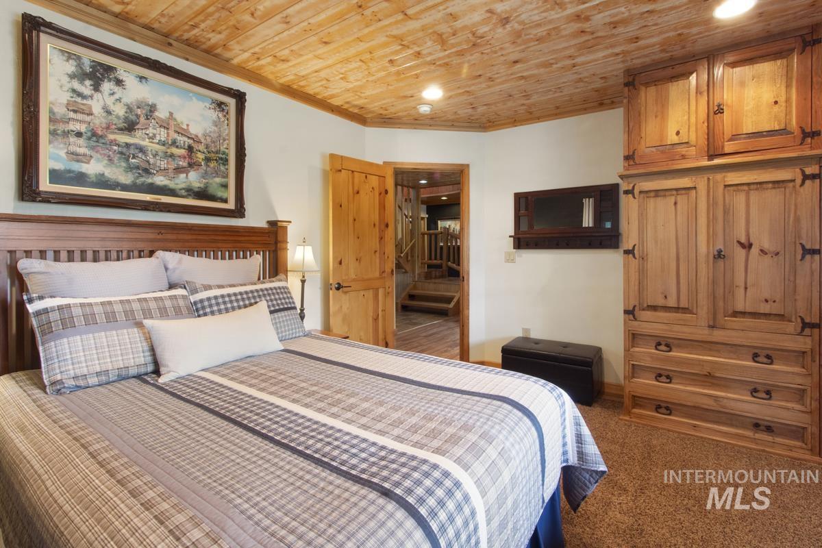 10360 Gamann Drive, Cascade, Idaho 83611, 3 Bedrooms, 4 Bathrooms, Residential For Sale, Price $1,100,000,MLS 98982834