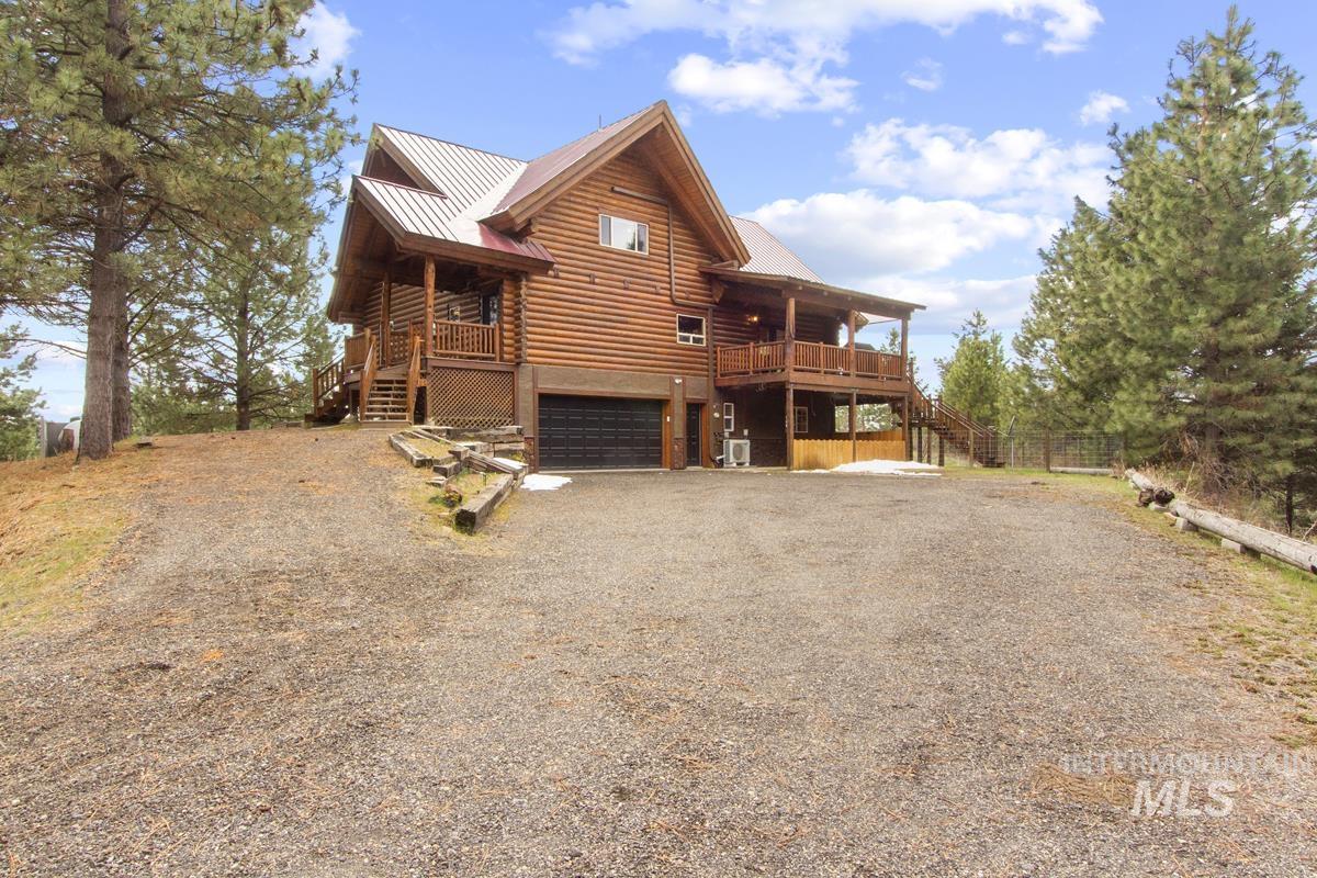 10360 Gamann Drive, Cascade, Idaho 83611, 3 Bedrooms, 4 Bathrooms, Residential For Sale, Price $1,100,000,MLS 98982834
