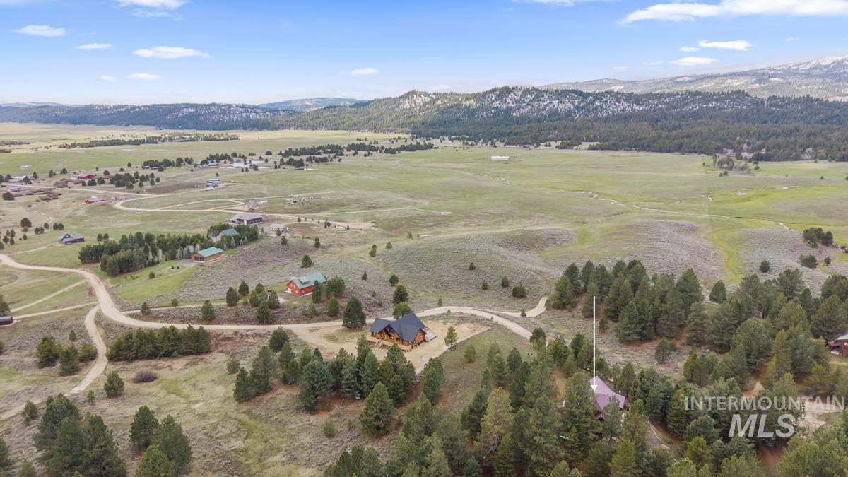 10360 Gamann Drive, Cascade, Idaho 83611, 3 Bedrooms, 4 Bathrooms, Residential For Sale, Price $1,100,000,MLS 98982834