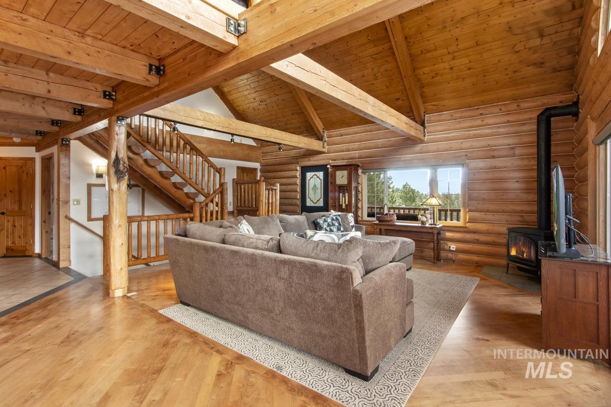 10360 Gamann Drive, Cascade, Idaho 83611, 3 Bedrooms, 4 Bathrooms, Residential For Sale, Price $1,100,000,MLS 98982834