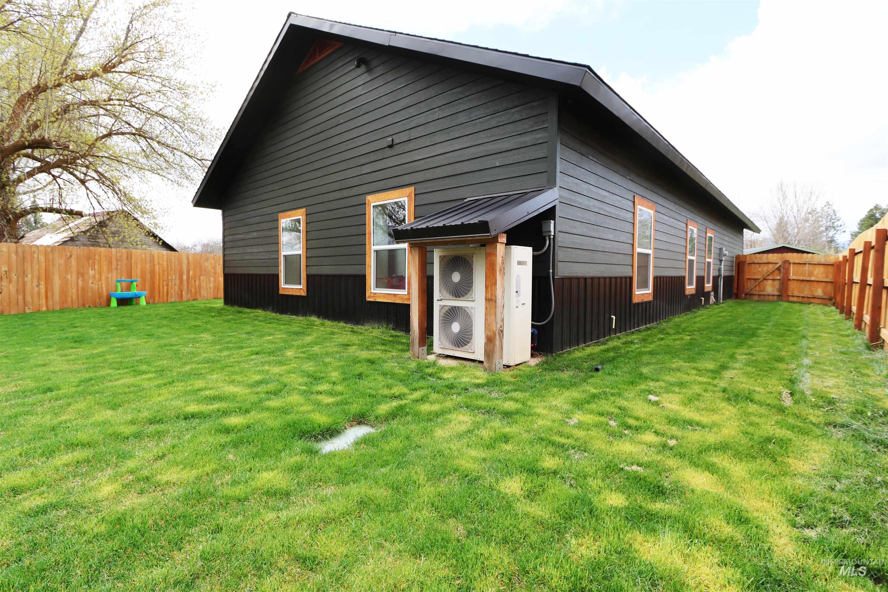 107 Winters Ave, Council, Idaho 83612, 3 Bedrooms, 2 Bathrooms, Residential For Sale, Price $389,000, 98982835