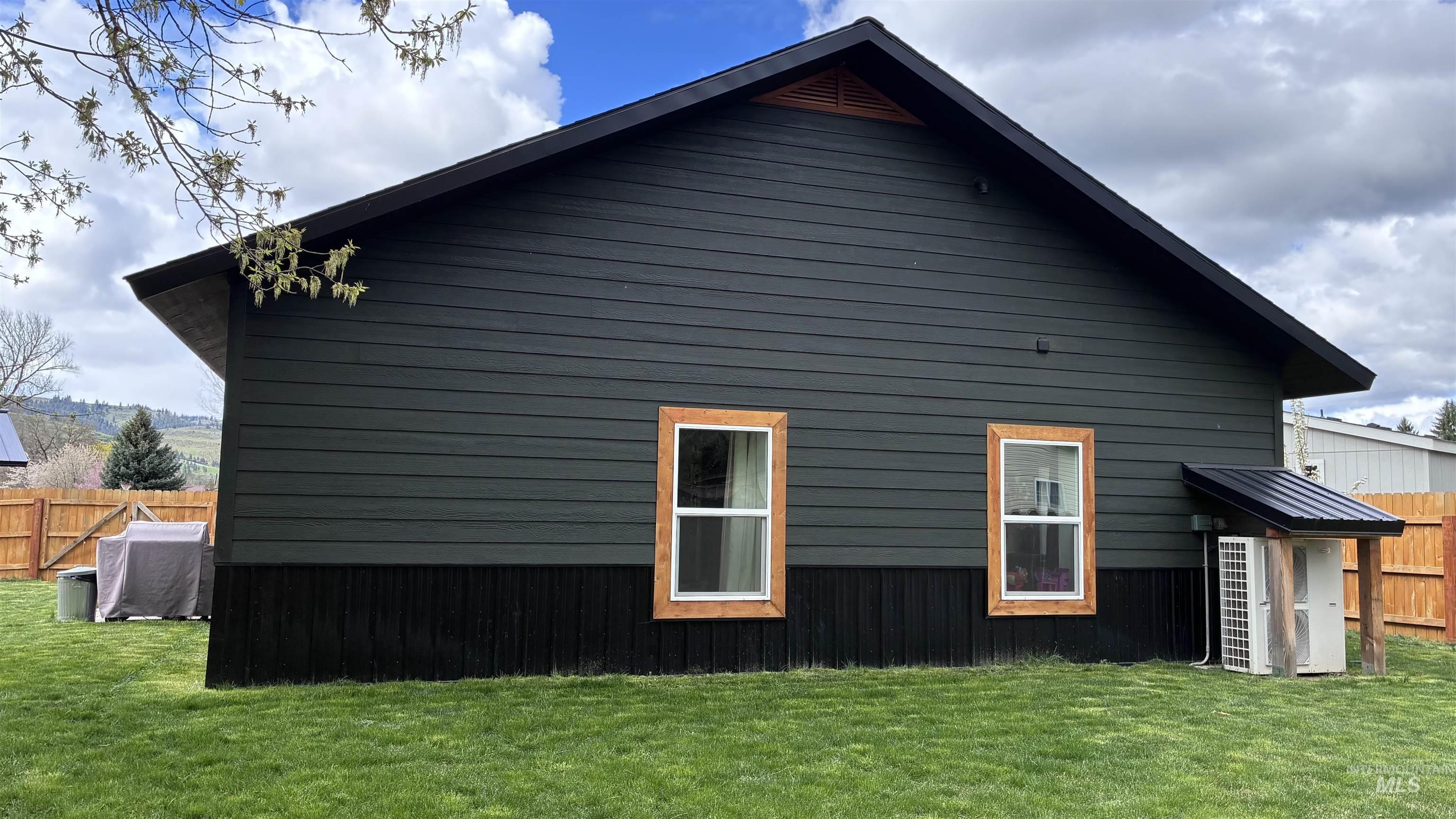 107 Winters Ave, Council, Idaho 83612, 3 Bedrooms, 2 Bathrooms, Residential For Sale, Price $389,000, 98982835