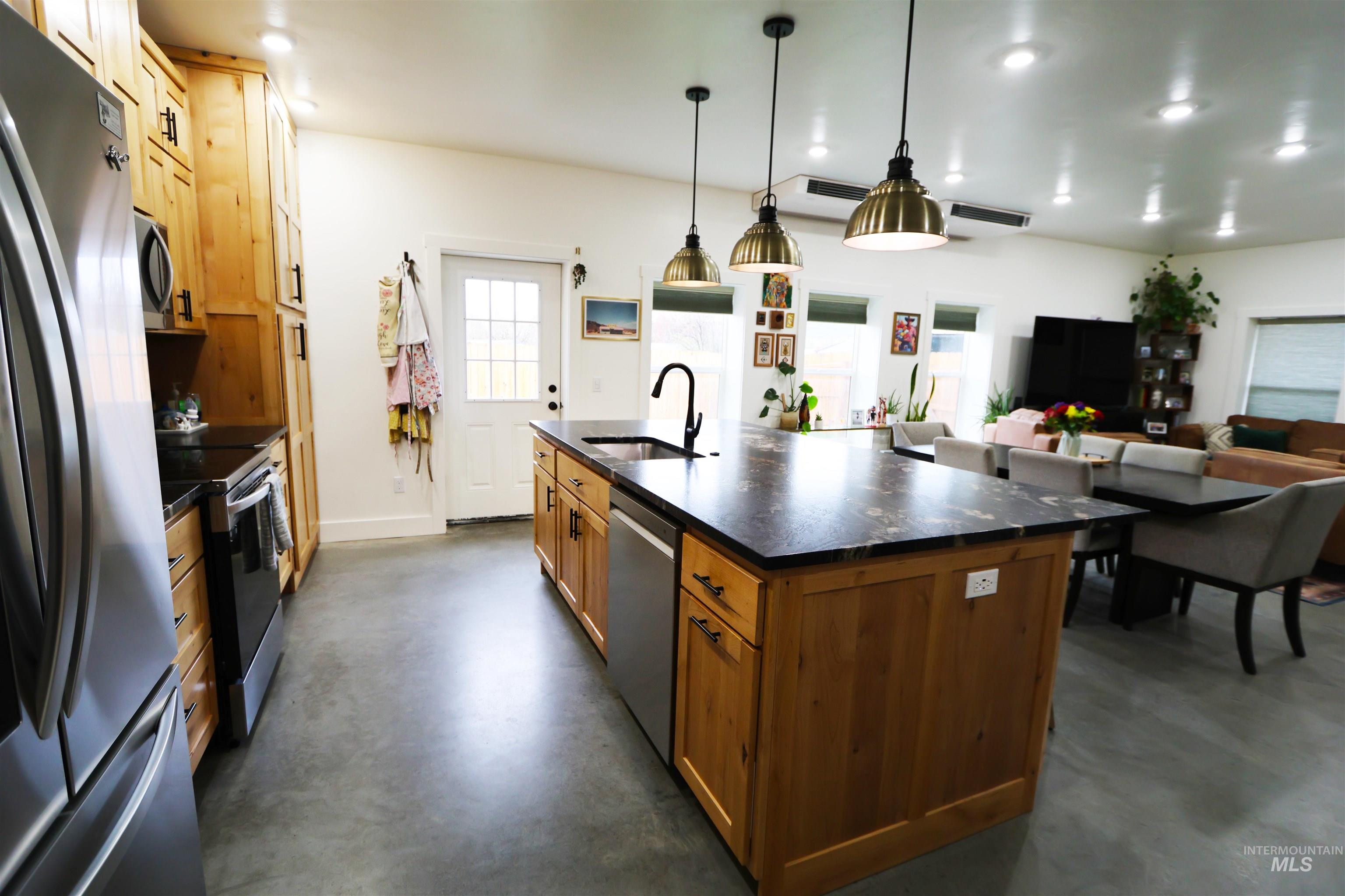 107 Winters Ave, Council, Idaho 83612, 3 Bedrooms, 2 Bathrooms, Residential For Sale, Price $389,000, 98982835