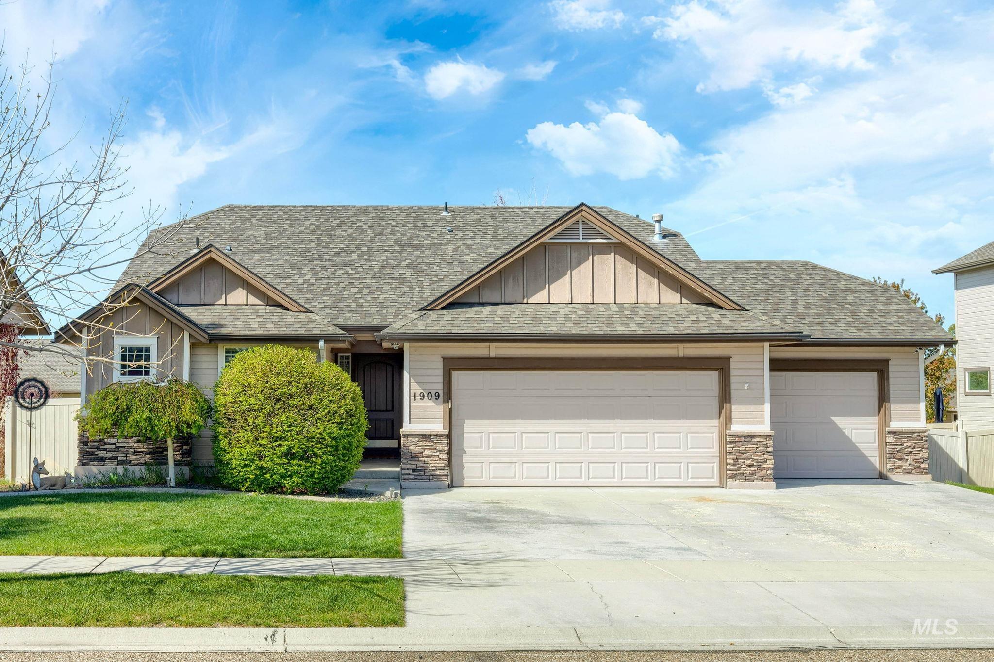1909 S Sandcrest Way, Nampa, Idaho 83686, 3 Bedrooms, 2 Bathrooms, Residential For Sale, Price $405,000,MLS 98982837