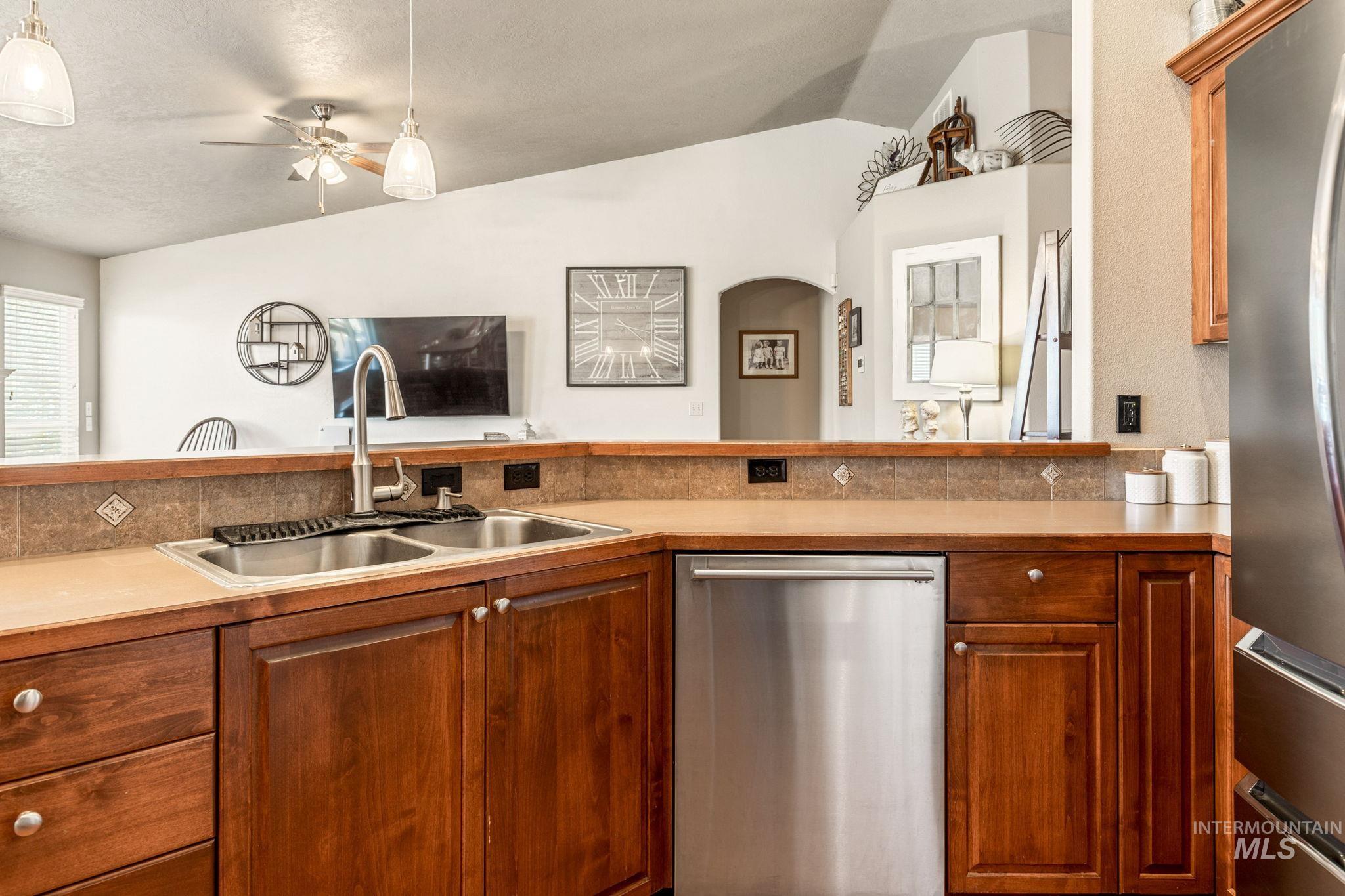 1909 S Sandcrest Way, Nampa, Idaho 83686, 3 Bedrooms, 2 Bathrooms, Residential For Sale, Price $405,000,MLS 98982837