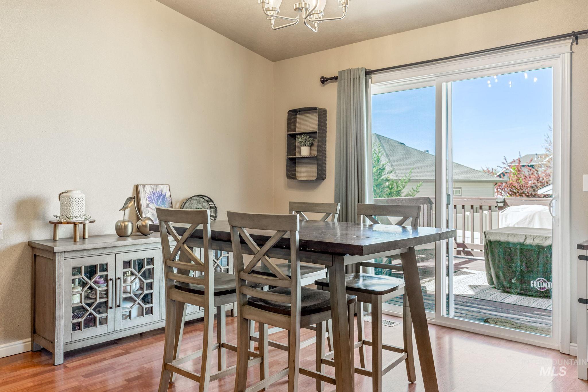 1909 S Sandcrest Way, Nampa, Idaho 83686, 3 Bedrooms, 2 Bathrooms, Residential For Sale, Price $405,000,MLS 98982837