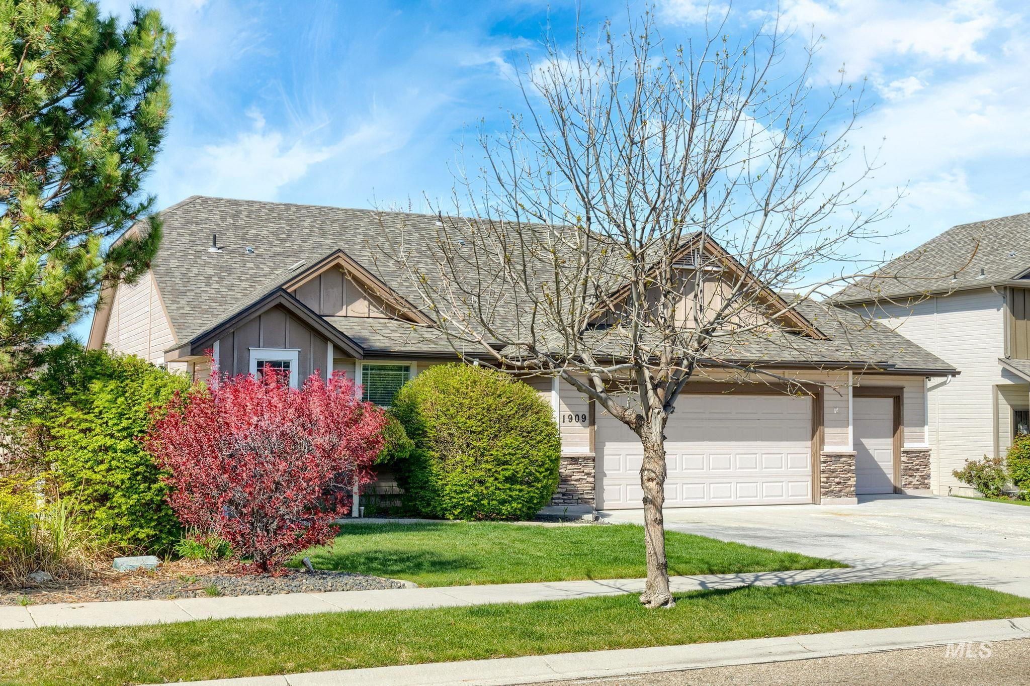 1909 S Sandcrest Way, Nampa, Idaho 83686, 3 Bedrooms, 2 Bathrooms, Residential For Sale, Price $405,000,MLS 98982837