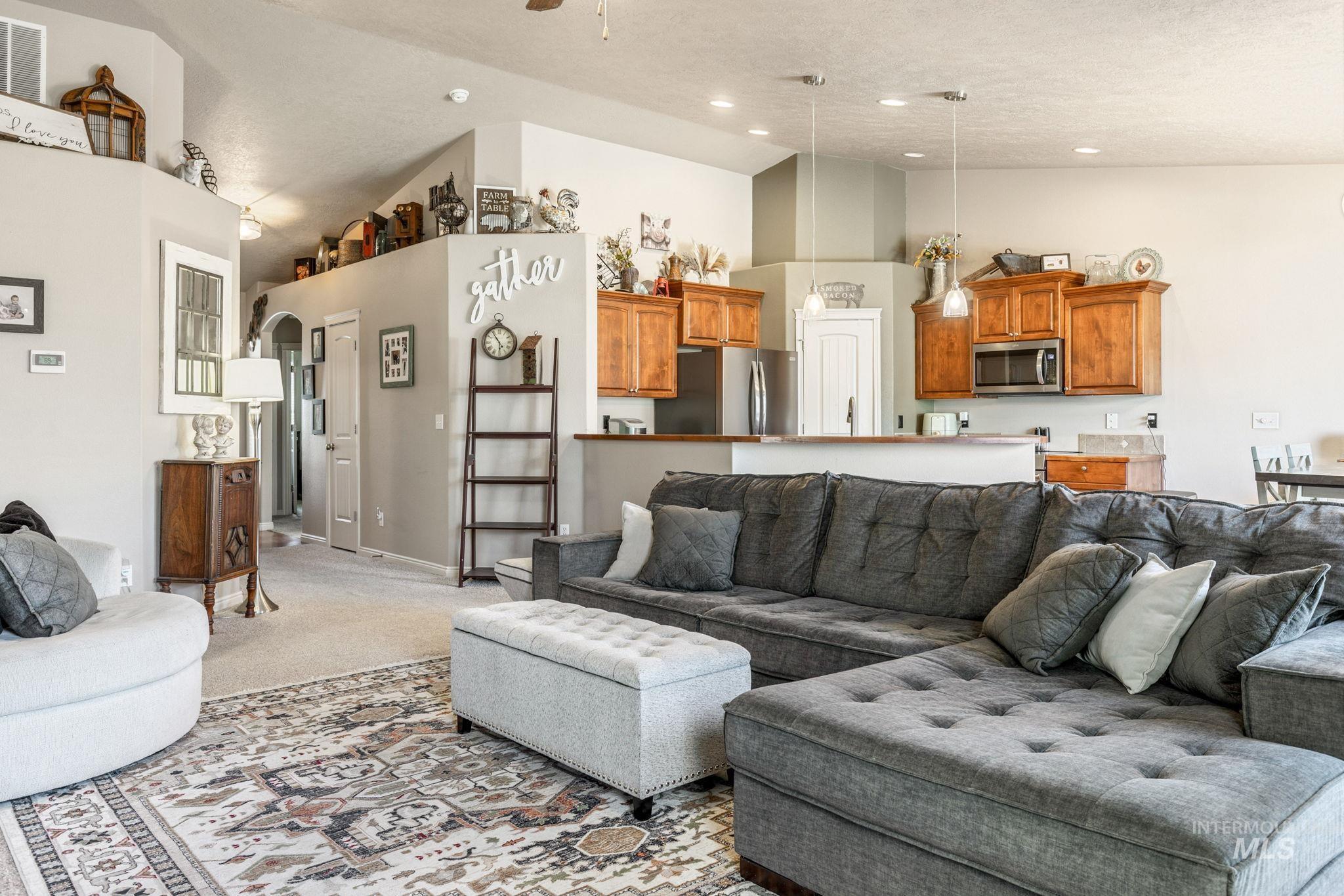 1909 S Sandcrest Way, Nampa, Idaho 83686, 3 Bedrooms, 2 Bathrooms, Residential For Sale, Price $405,000,MLS 98982837