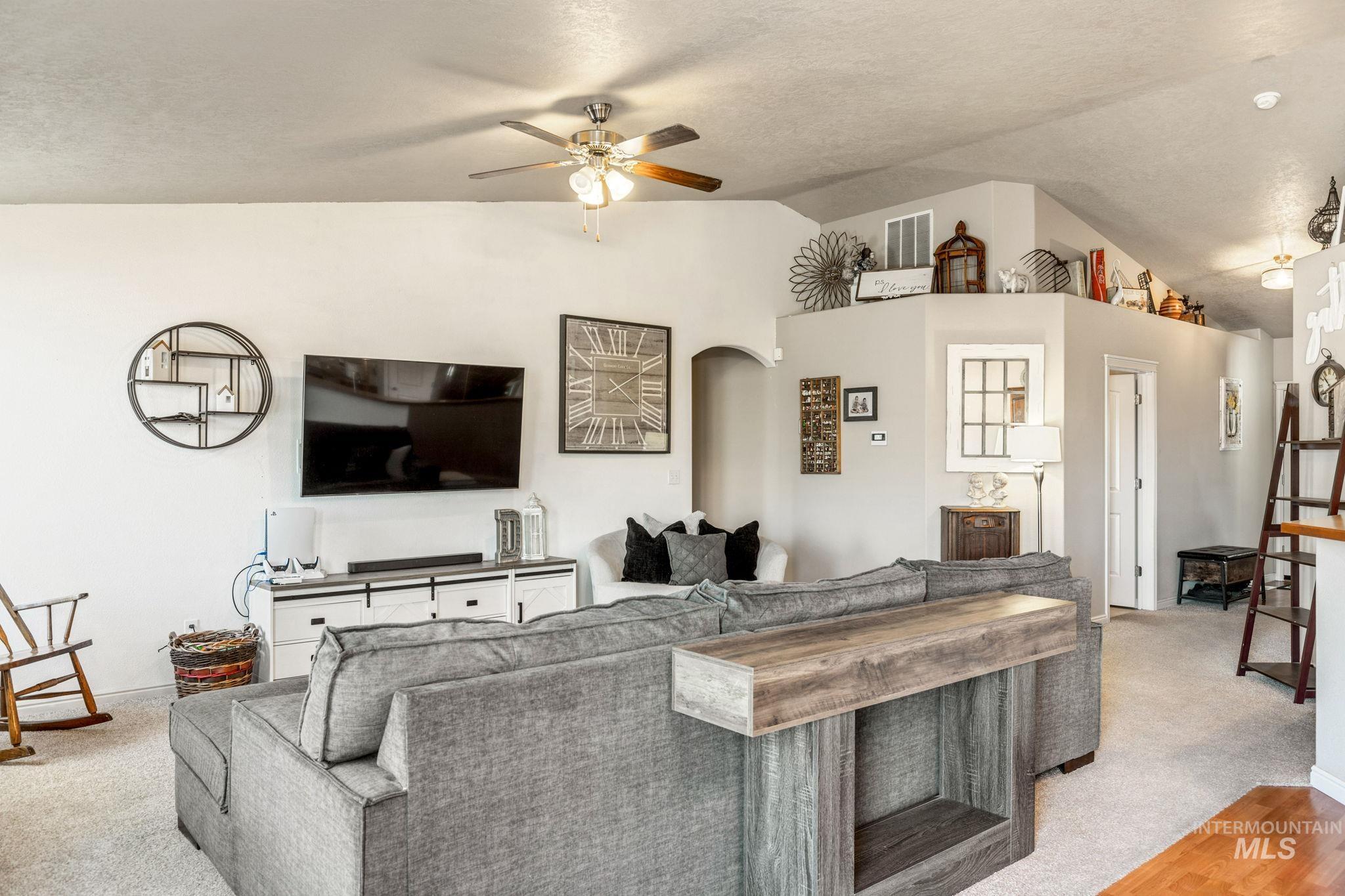 1909 S Sandcrest Way, Nampa, Idaho 83686, 3 Bedrooms, 2 Bathrooms, Residential For Sale, Price $405,000,MLS 98982837