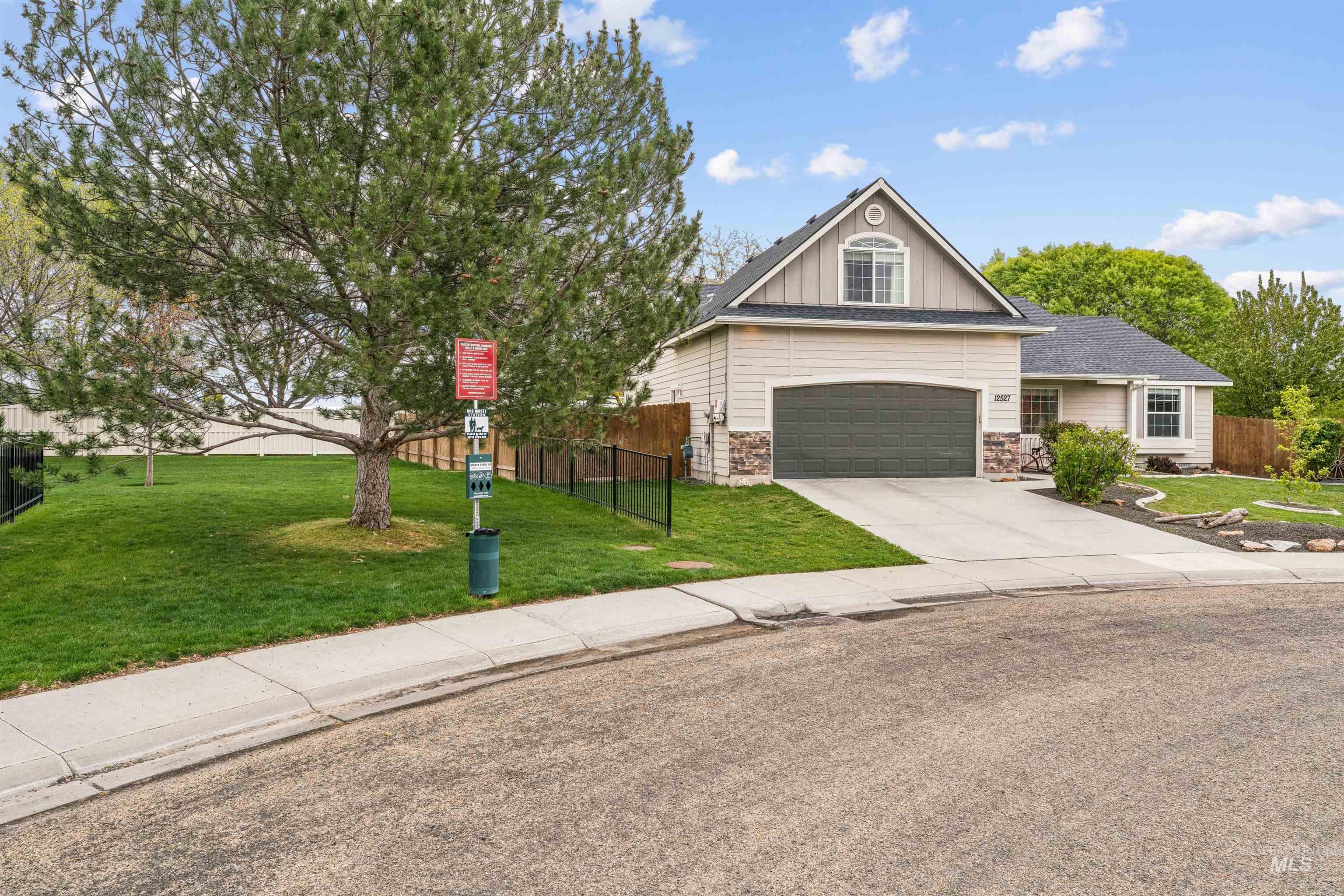 12527 Deadwood Ct, Nampa, Idaho 83651, 4 Bedrooms, 2 Bathrooms, Residential For Sale, Price $426,000,MLS 98982838