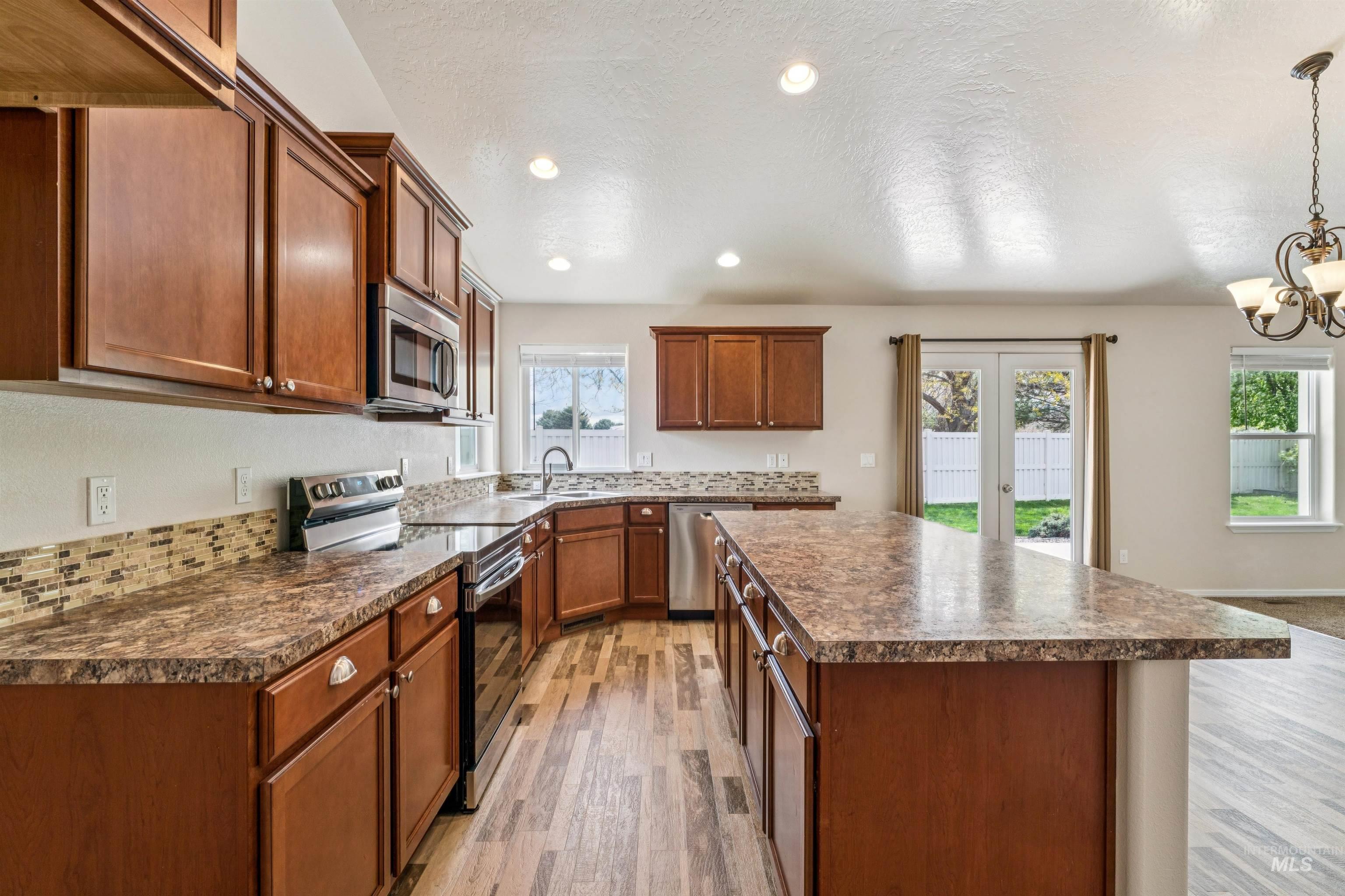 12527 Deadwood Ct, Nampa, Idaho 83651, 4 Bedrooms, 2 Bathrooms, Residential For Sale, Price $426,000,MLS 98982838