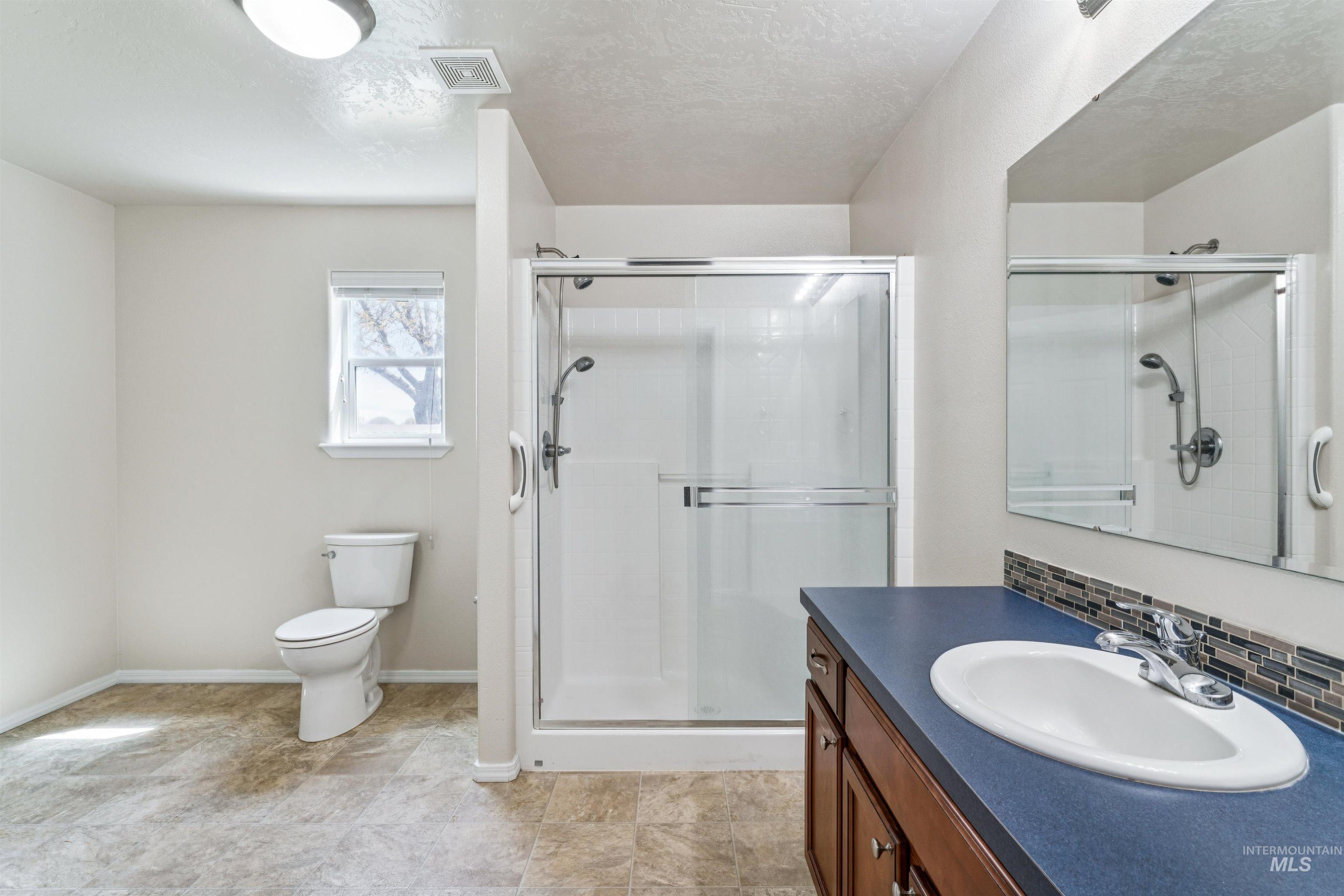 12527 Deadwood Ct, Nampa, Idaho 83651, 4 Bedrooms, 2 Bathrooms, Residential For Sale, Price $426,000,MLS 98982838