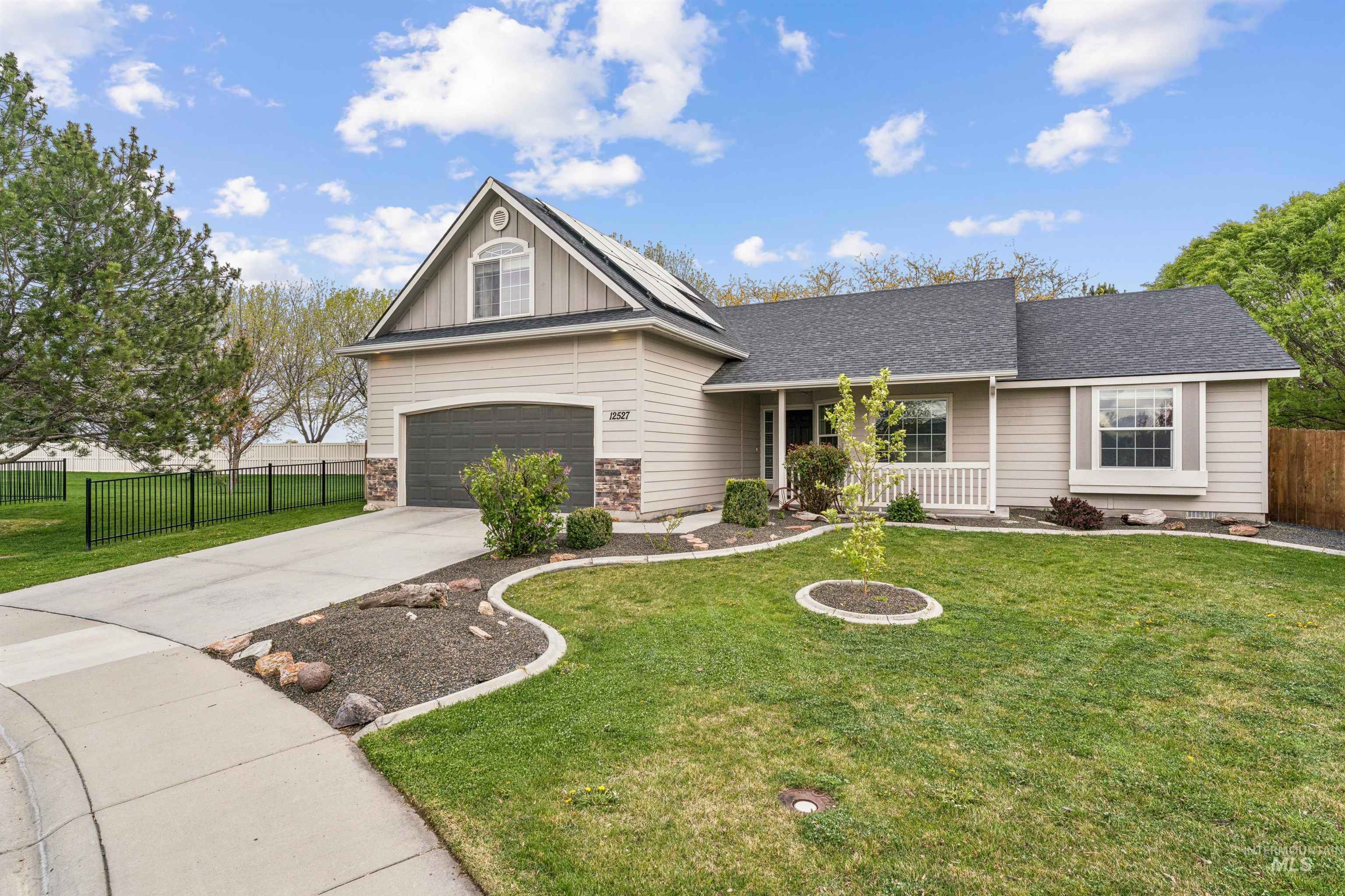 12527 Deadwood Ct, Nampa, Idaho 83651, 4 Bedrooms, 2 Bathrooms, Residential For Sale, Price $426,000,MLS 98982838