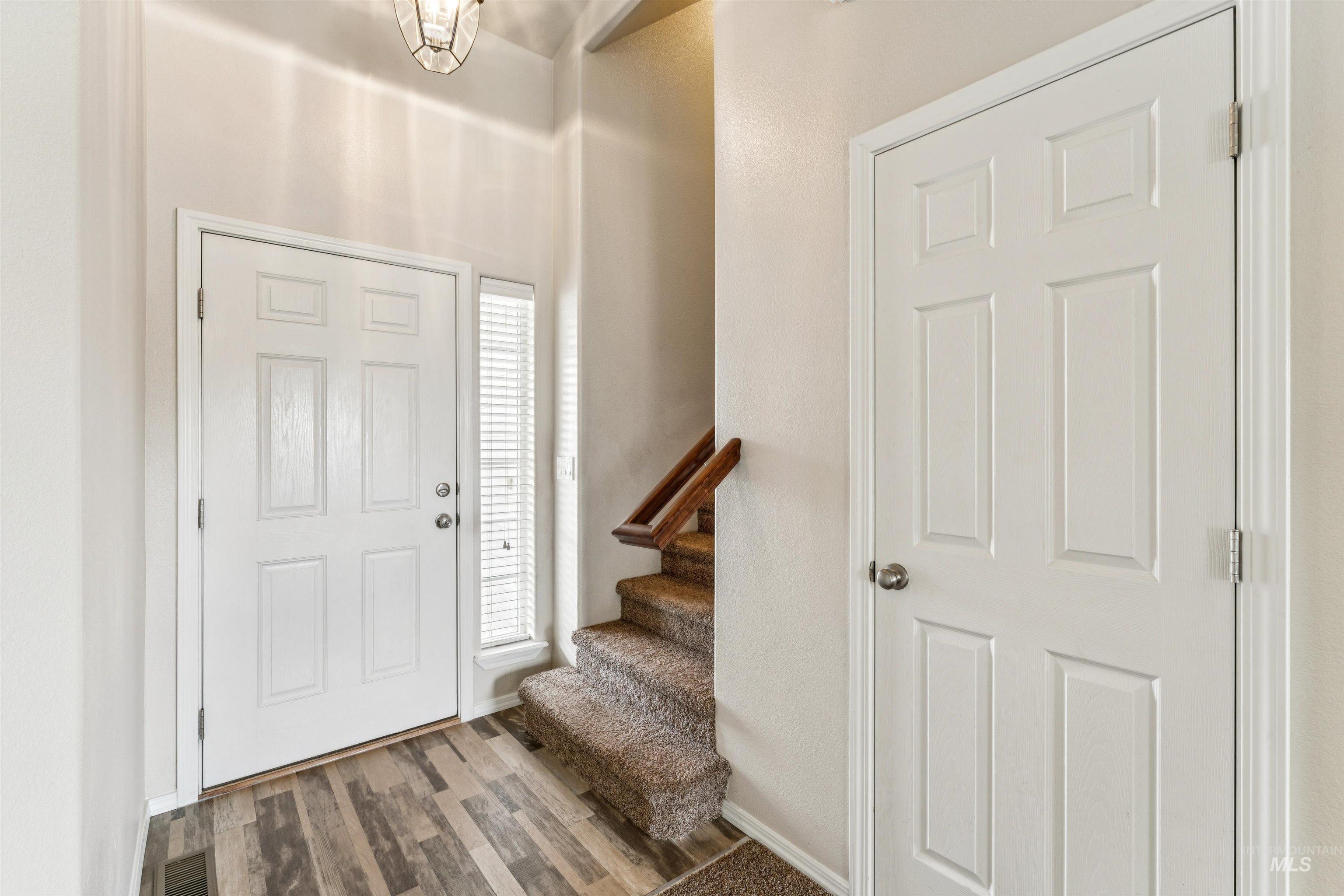 12527 Deadwood Ct, Nampa, Idaho 83651, 4 Bedrooms, 2 Bathrooms, Residential For Sale, Price $426,000,MLS 98982838