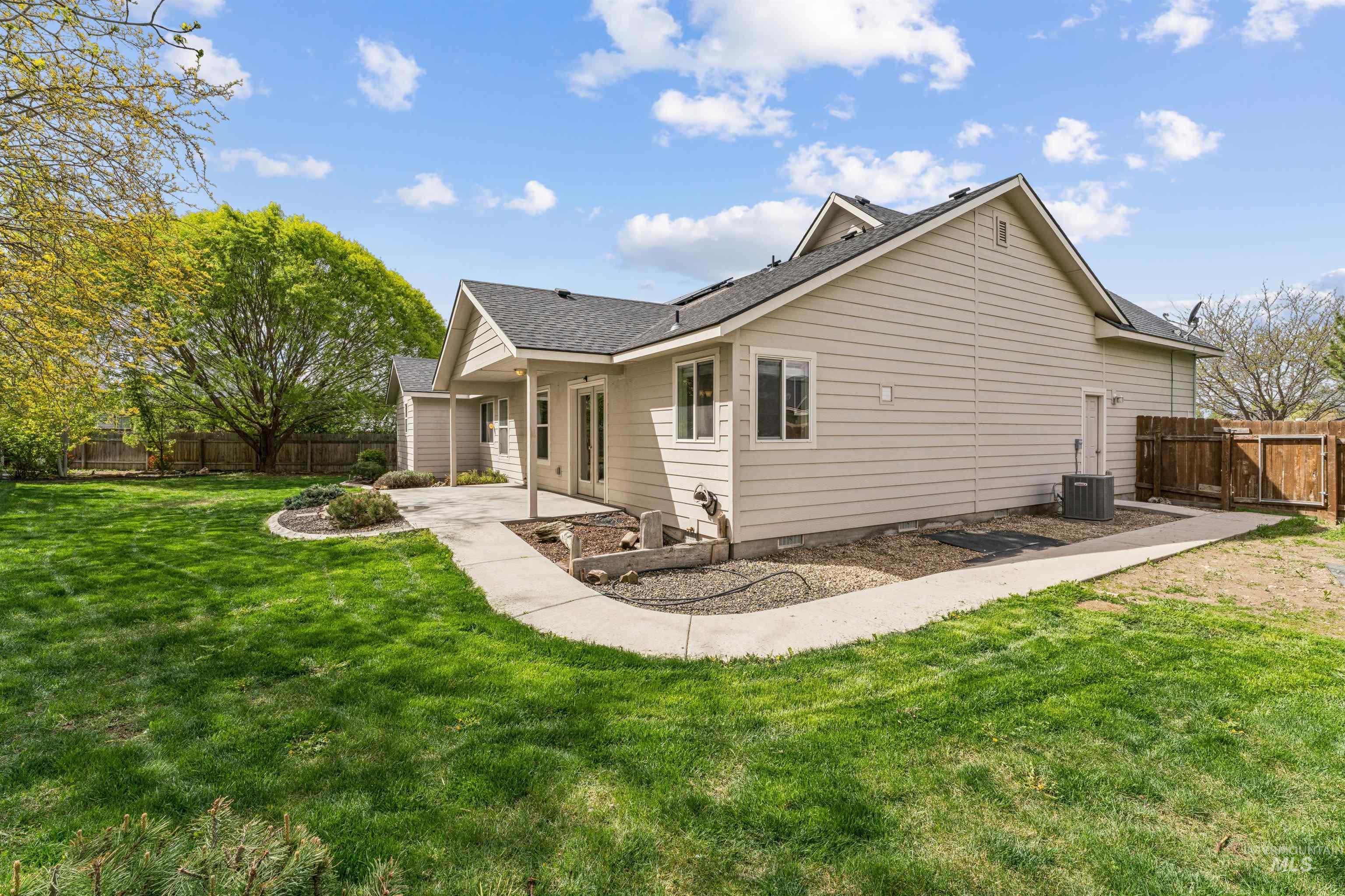 12527 Deadwood Ct, Nampa, Idaho 83651, 4 Bedrooms, 2 Bathrooms, Residential For Sale, Price $426,000,MLS 98982838