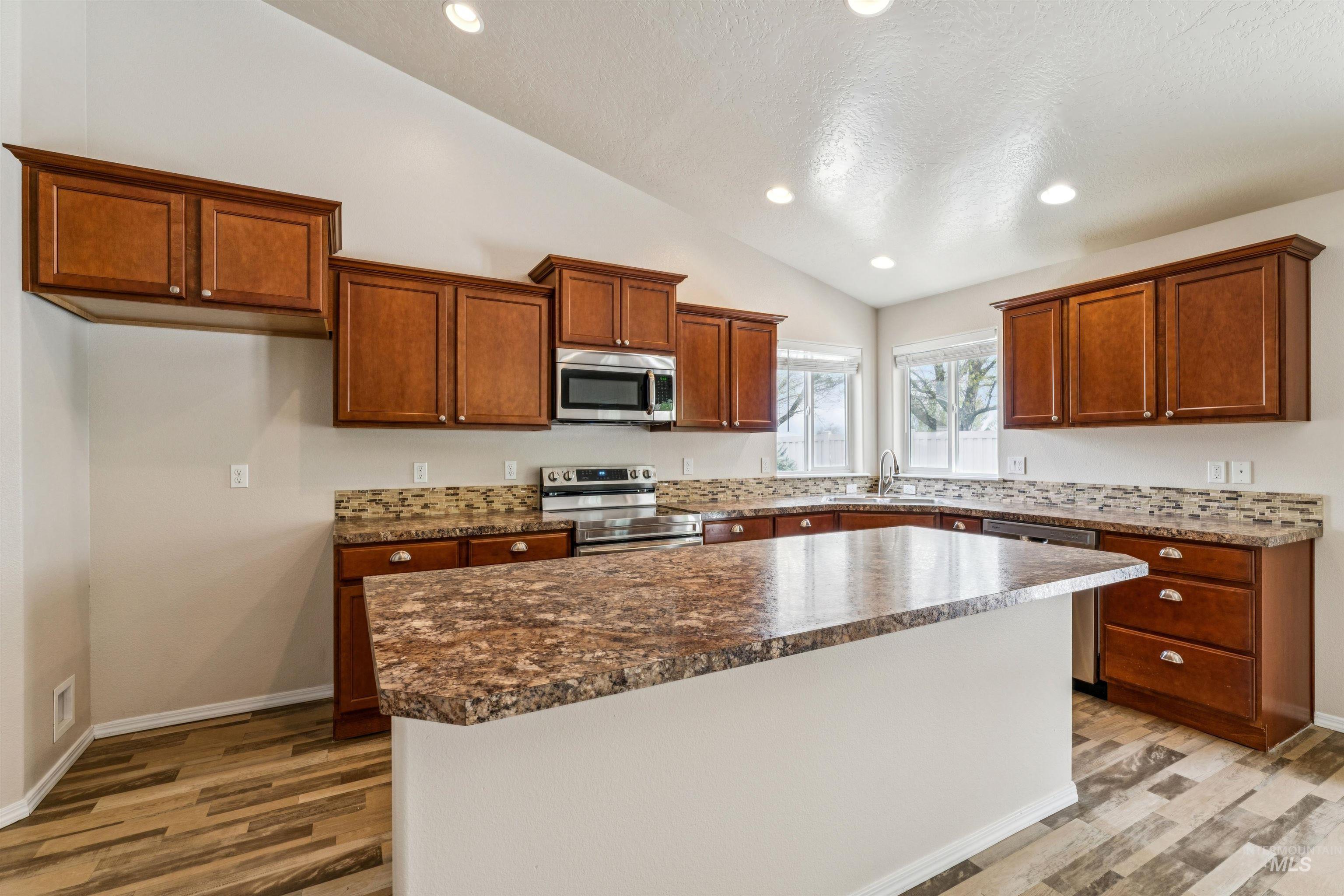 12527 Deadwood Ct, Nampa, Idaho 83651, 4 Bedrooms, 2 Bathrooms, Residential For Sale, Price $426,000,MLS 98982838