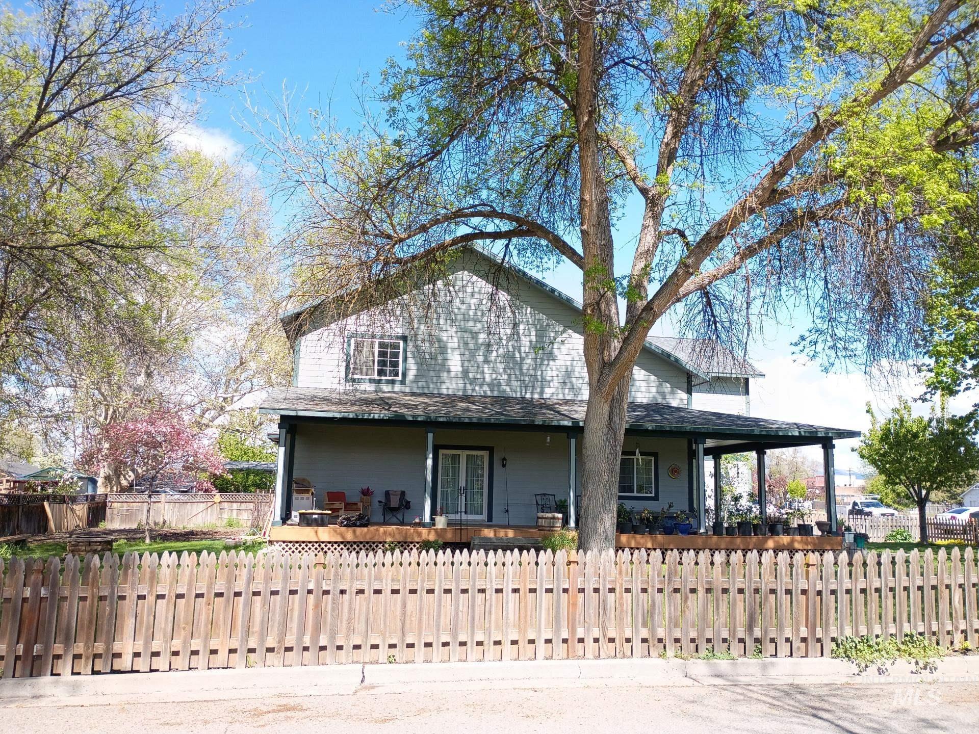 219 Lincoln Ave, Emmett, Idaho 83617, 4 Bedrooms, 2.5 Bathrooms, Residential For Sale, Price $779,999, 98982840