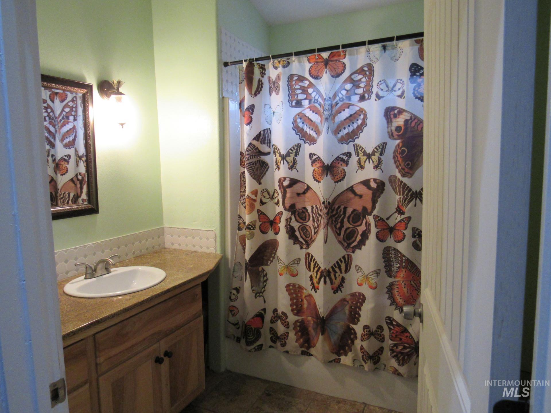 219 Lincoln Ave, Emmett, Idaho 83617, 4 Bedrooms, 2.5 Bathrooms, Residential For Sale, Price $779,999, 98982840