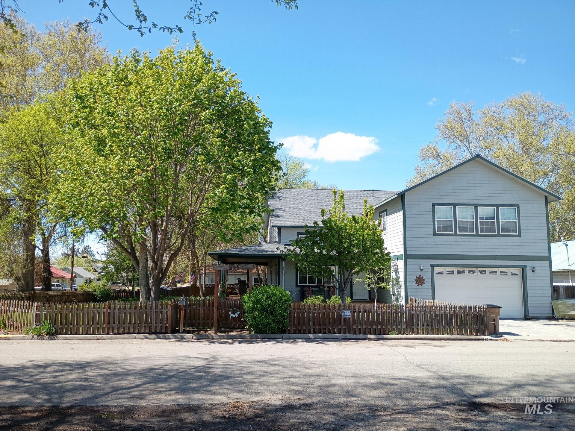 219 Lincoln Ave, Emmett, Idaho 83617, 4 Bedrooms, 2.5 Bathrooms, Residential For Sale, Price $779,999, 98982840