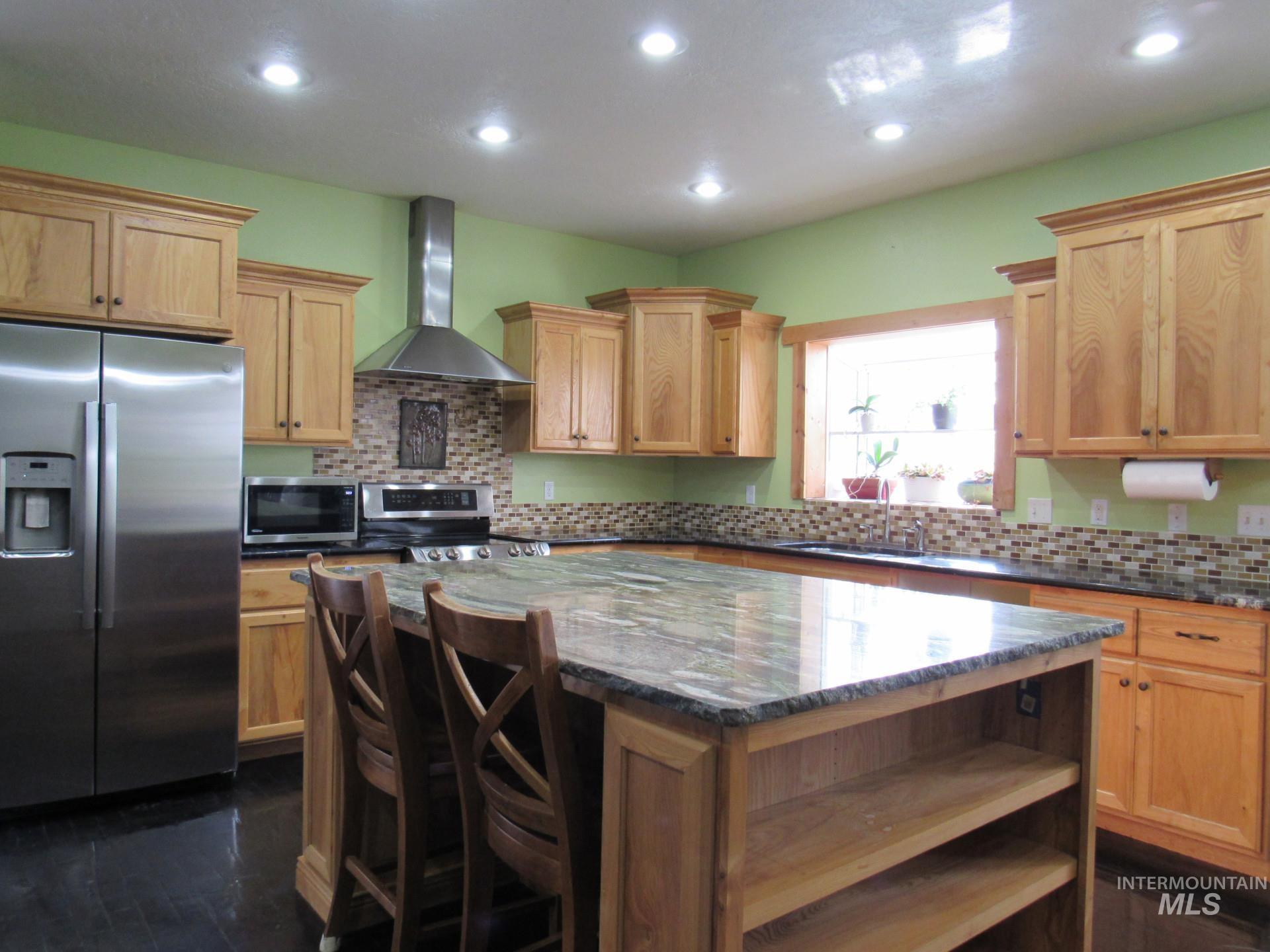 219 Lincoln Ave, Emmett, Idaho 83617, 4 Bedrooms, 2.5 Bathrooms, Residential For Sale, Price $779,999, 98982840