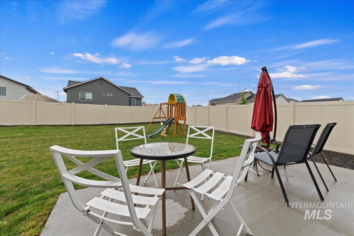 3949 E Jamestown Dr, Nampa, Idaho 83686, 3 Bedrooms, 2 Bathrooms, Residential For Sale, Price $390,000,MLS 98982842