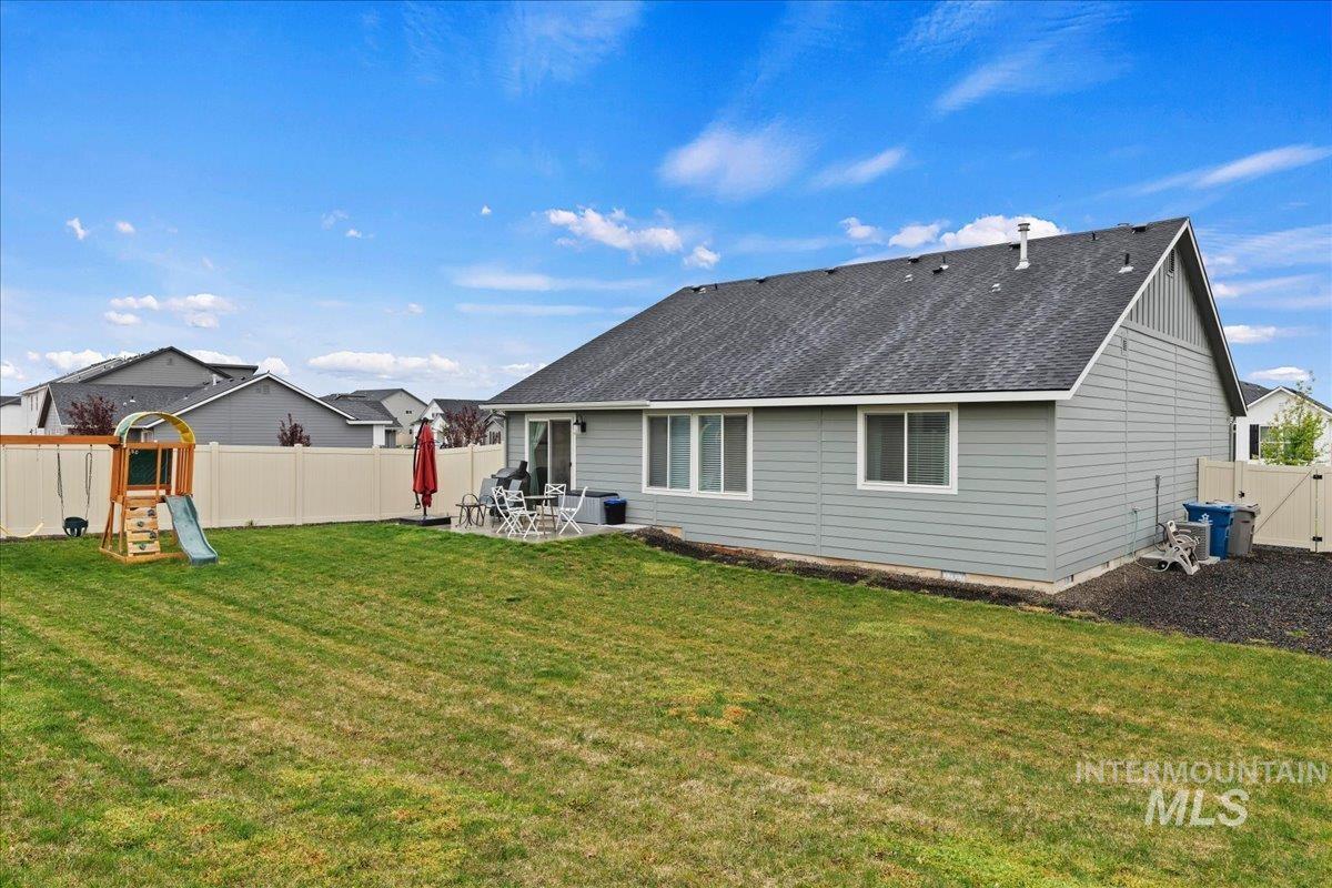 3949 E Jamestown Dr, Nampa, Idaho 83686, 3 Bedrooms, 2 Bathrooms, Residential For Sale, Price $390,000,MLS 98982842