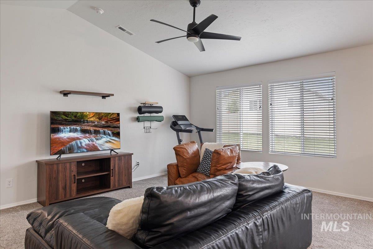 3949 E Jamestown Dr, Nampa, Idaho 83686, 3 Bedrooms, 2 Bathrooms, Residential For Sale, Price $390,000,MLS 98982842