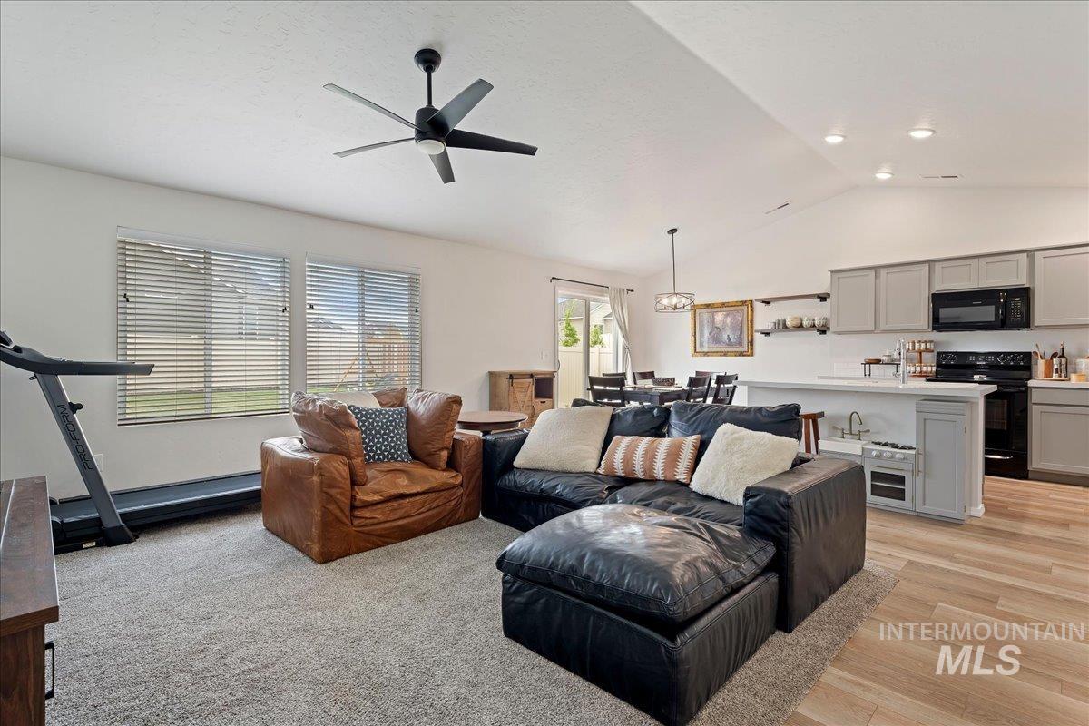 3949 E Jamestown Dr, Nampa, Idaho 83686, 3 Bedrooms, 2 Bathrooms, Residential For Sale, Price $390,000,MLS 98982842