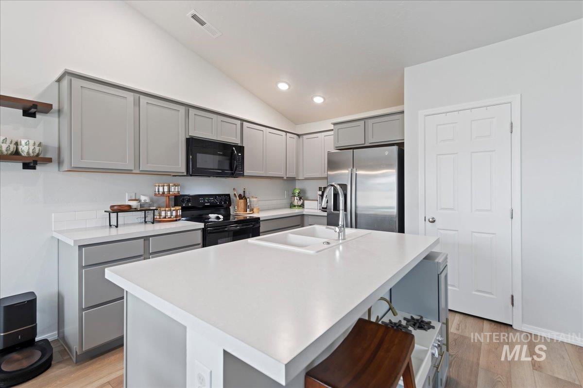 3949 E Jamestown Dr, Nampa, Idaho 83686, 3 Bedrooms, 2 Bathrooms, Residential For Sale, Price $390,000,MLS 98982842