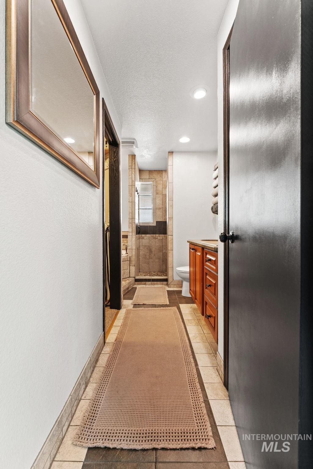 818 S Wild Phlox Pl, Boise, Idaho 83709, 3 Bedrooms, 2 Bathrooms, Residential For Sale, Price $444,900,MLS 98982843