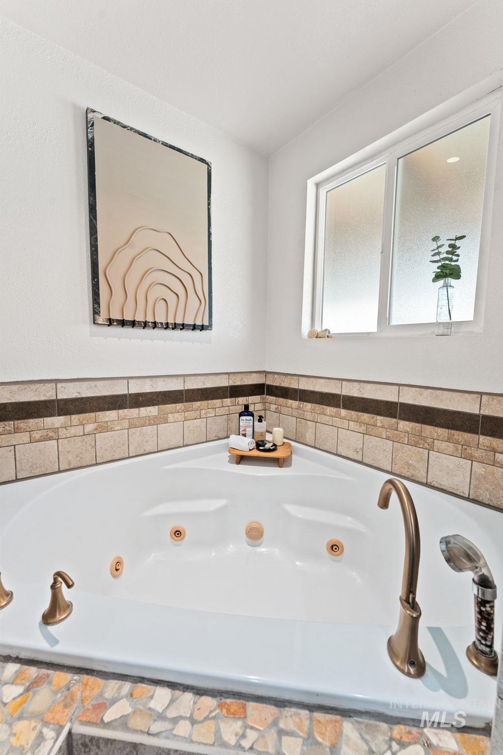 818 S Wild Phlox Pl, Boise, Idaho 83709, 3 Bedrooms, 2 Bathrooms, Residential For Sale, Price $444,900,MLS 98982843