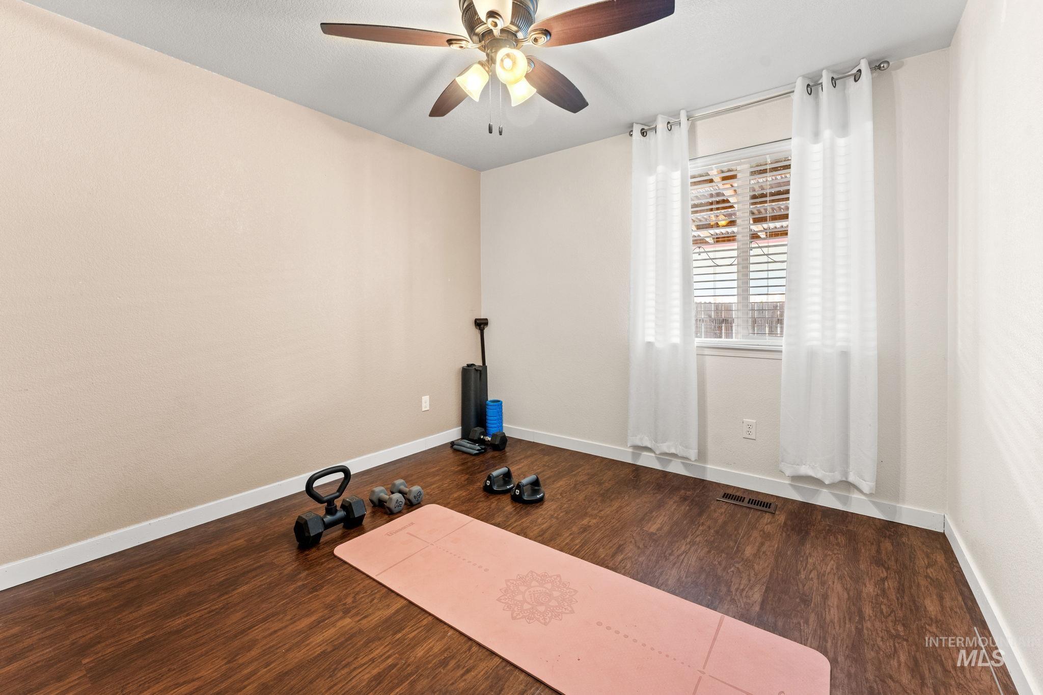 818 S Wild Phlox Pl, Boise, Idaho 83709, 3 Bedrooms, 2 Bathrooms, Residential For Sale, Price $444,900,MLS 98982843