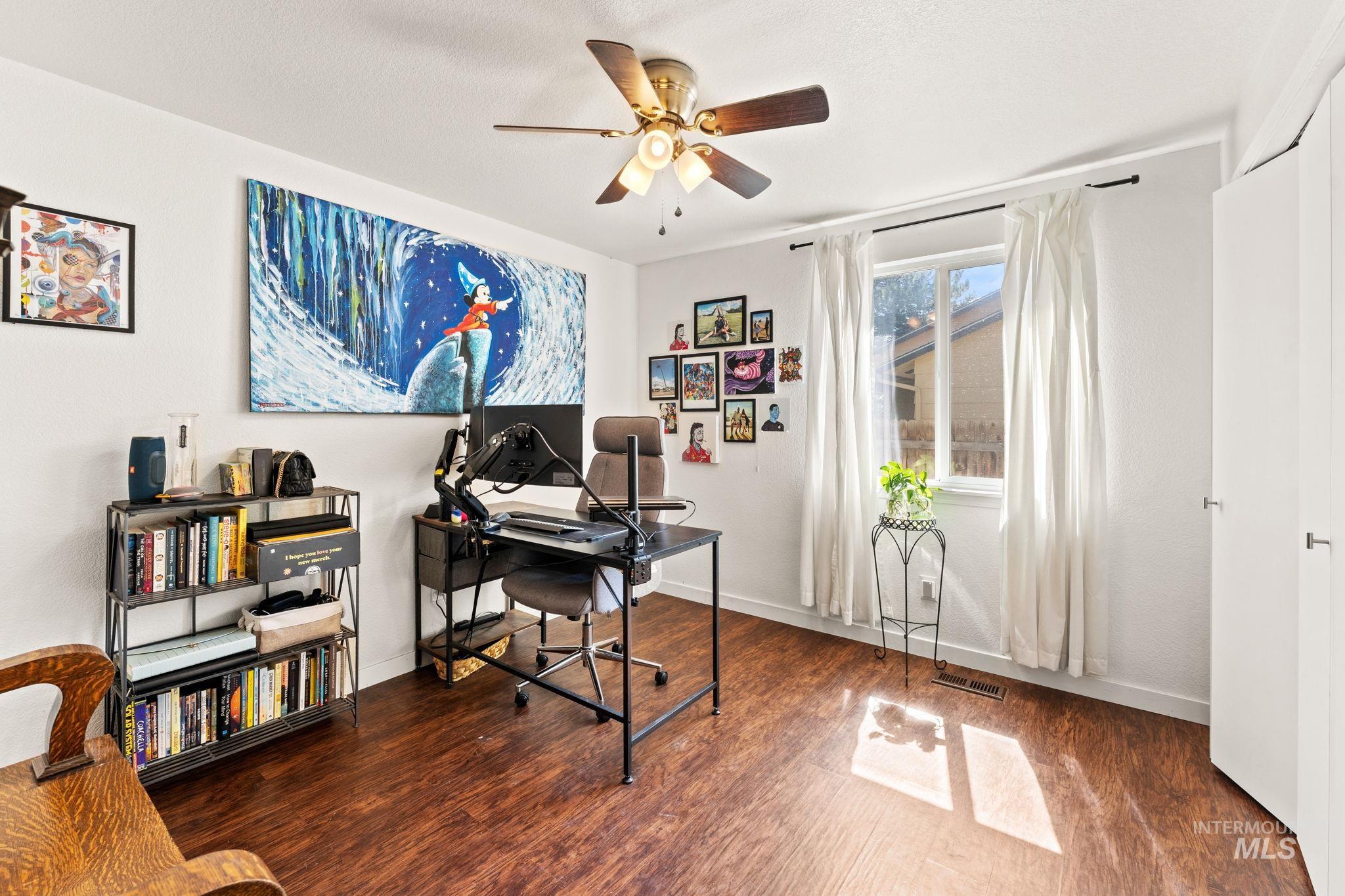 818 S Wild Phlox Pl, Boise, Idaho 83709, 3 Bedrooms, 2 Bathrooms, Residential For Sale, Price $444,900,MLS 98982843