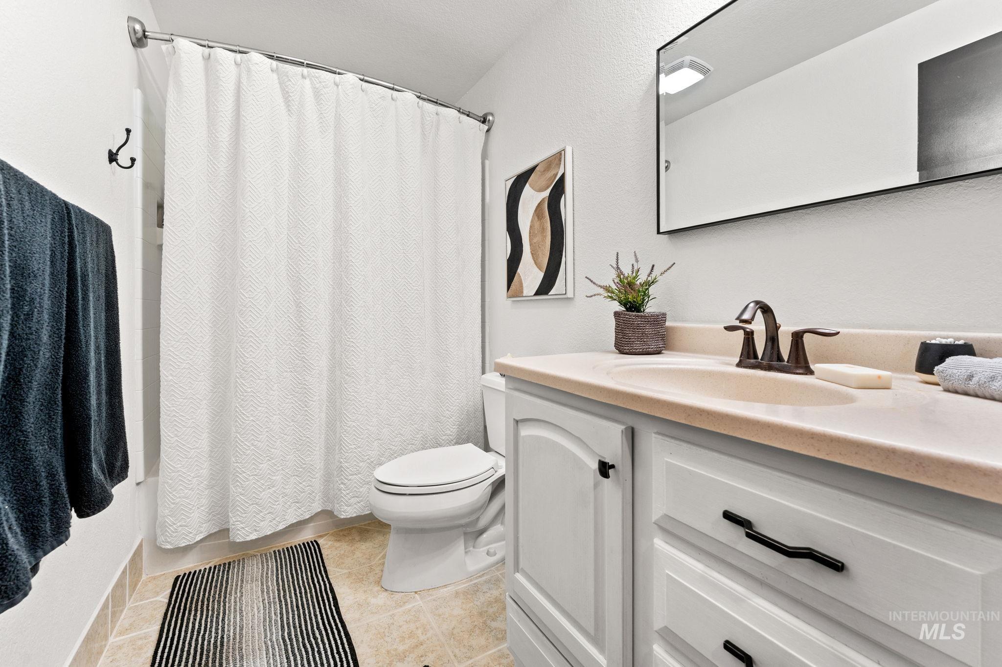 818 S Wild Phlox Pl, Boise, Idaho 83709, 3 Bedrooms, 2 Bathrooms, Residential For Sale, Price $444,900,MLS 98982843