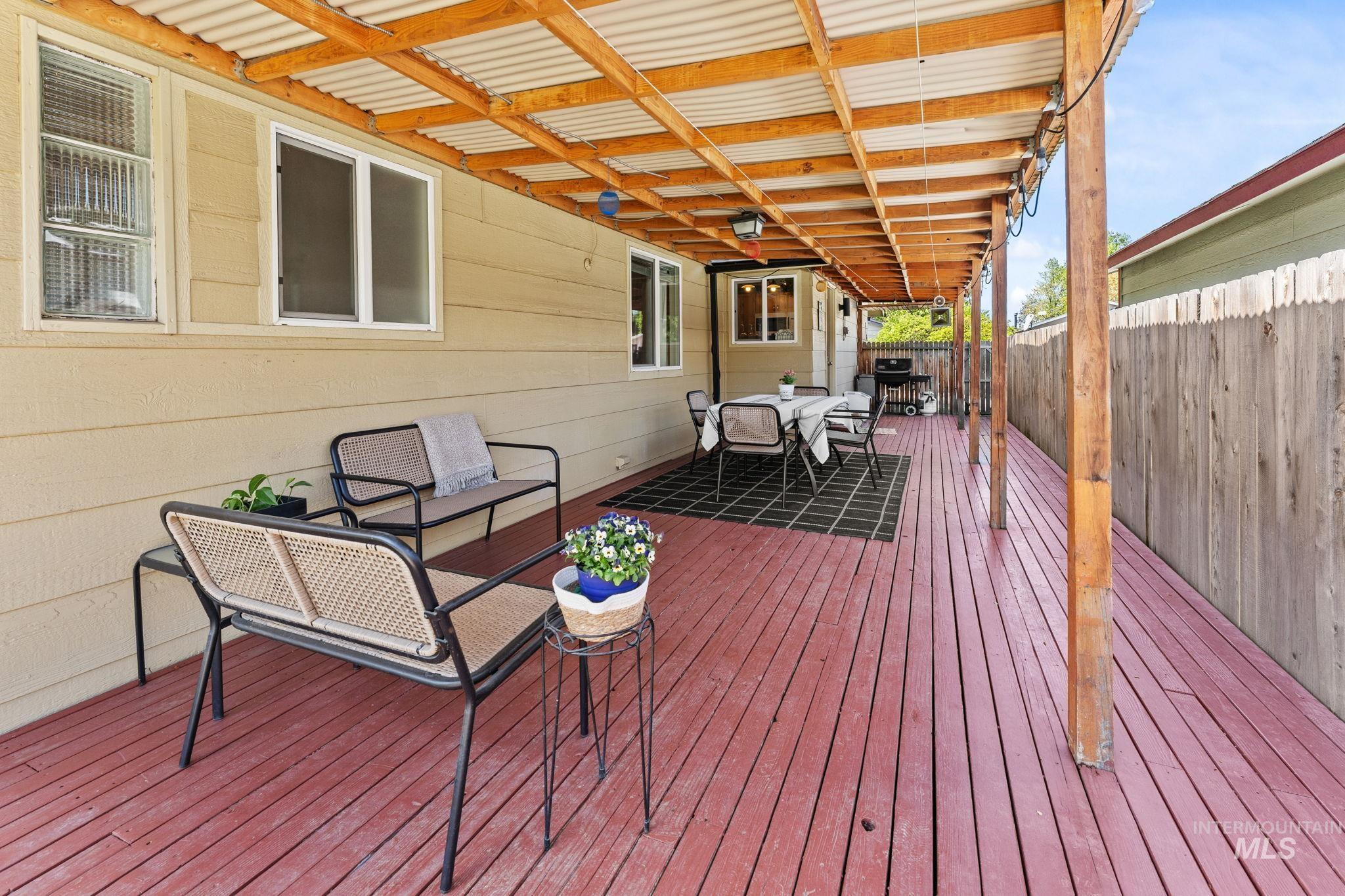 818 S Wild Phlox Pl, Boise, Idaho 83709, 3 Bedrooms, 2 Bathrooms, Residential For Sale, Price $444,900,MLS 98982843