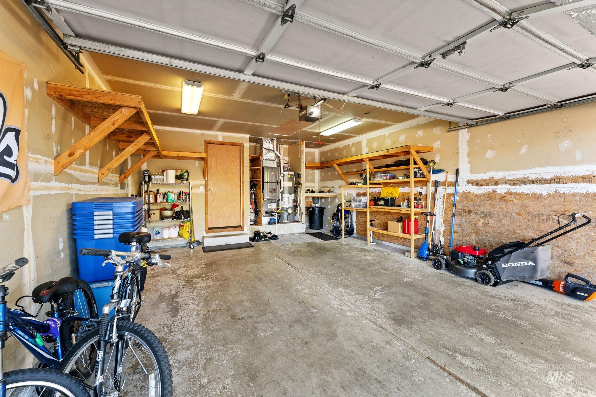 818 S Wild Phlox Pl, Boise, Idaho 83709, 3 Bedrooms, 2 Bathrooms, Residential For Sale, Price $444,900,MLS 98982843