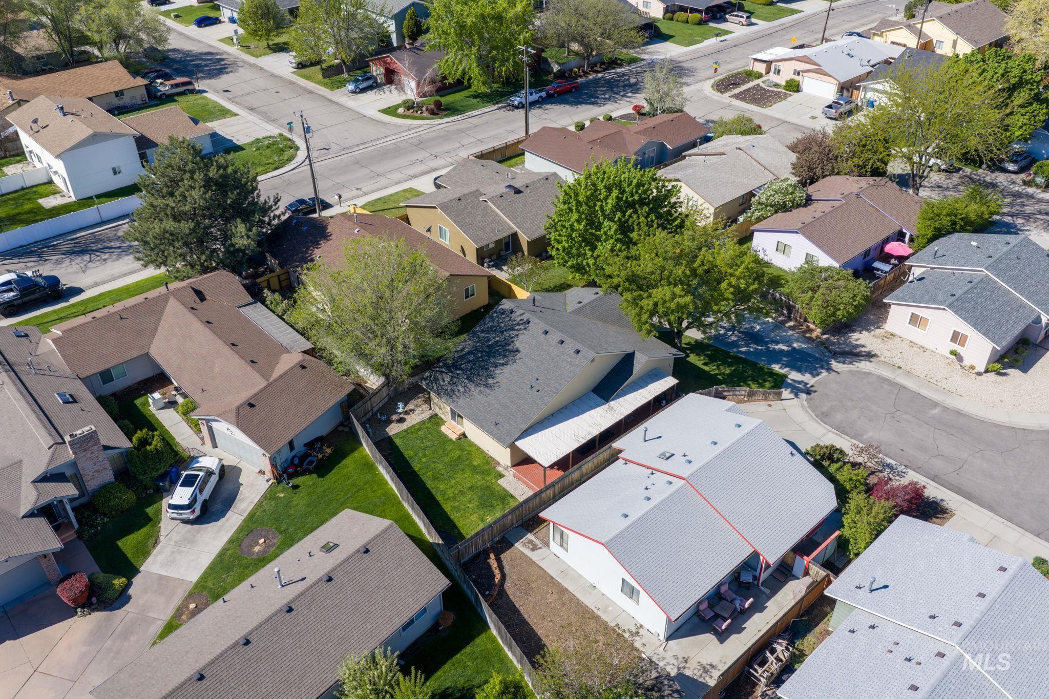 818 S Wild Phlox Pl, Boise, Idaho 83709, 3 Bedrooms, 2 Bathrooms, Residential For Sale, Price $444,900,MLS 98982843