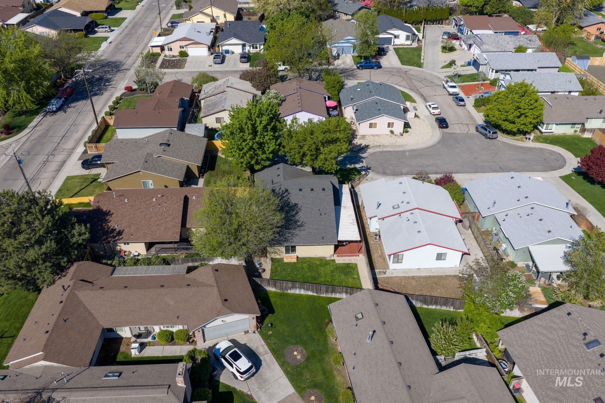 818 S Wild Phlox Pl, Boise, Idaho 83709, 3 Bedrooms, 2 Bathrooms, Residential For Sale, Price $444,900,MLS 98982843