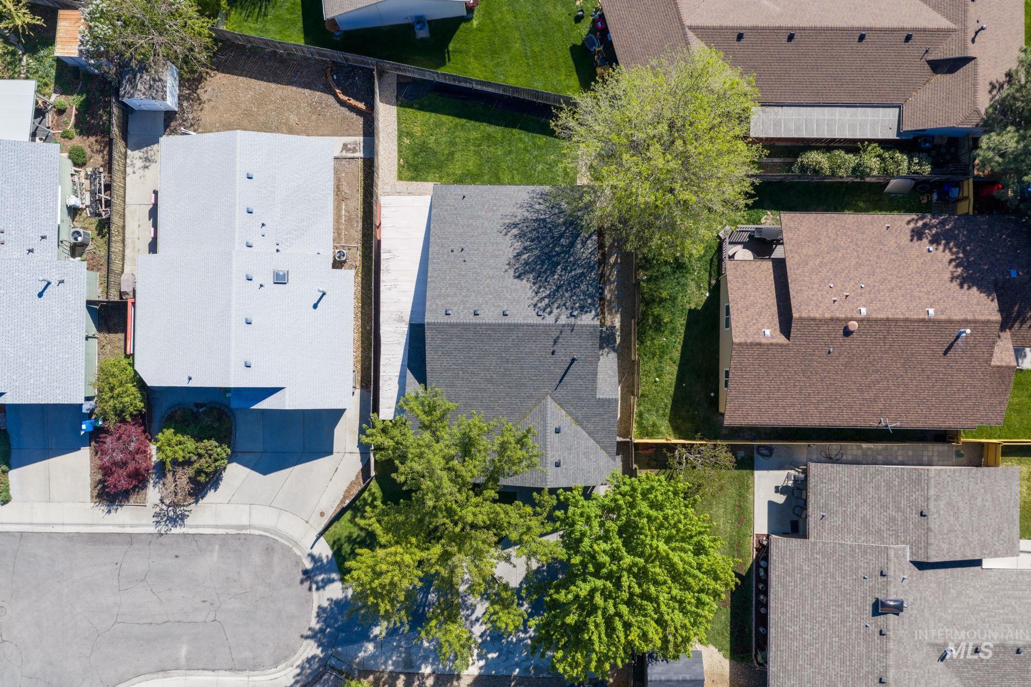 818 S Wild Phlox Pl, Boise, Idaho 83709, 3 Bedrooms, 2 Bathrooms, Residential For Sale, Price $444,900,MLS 98982843