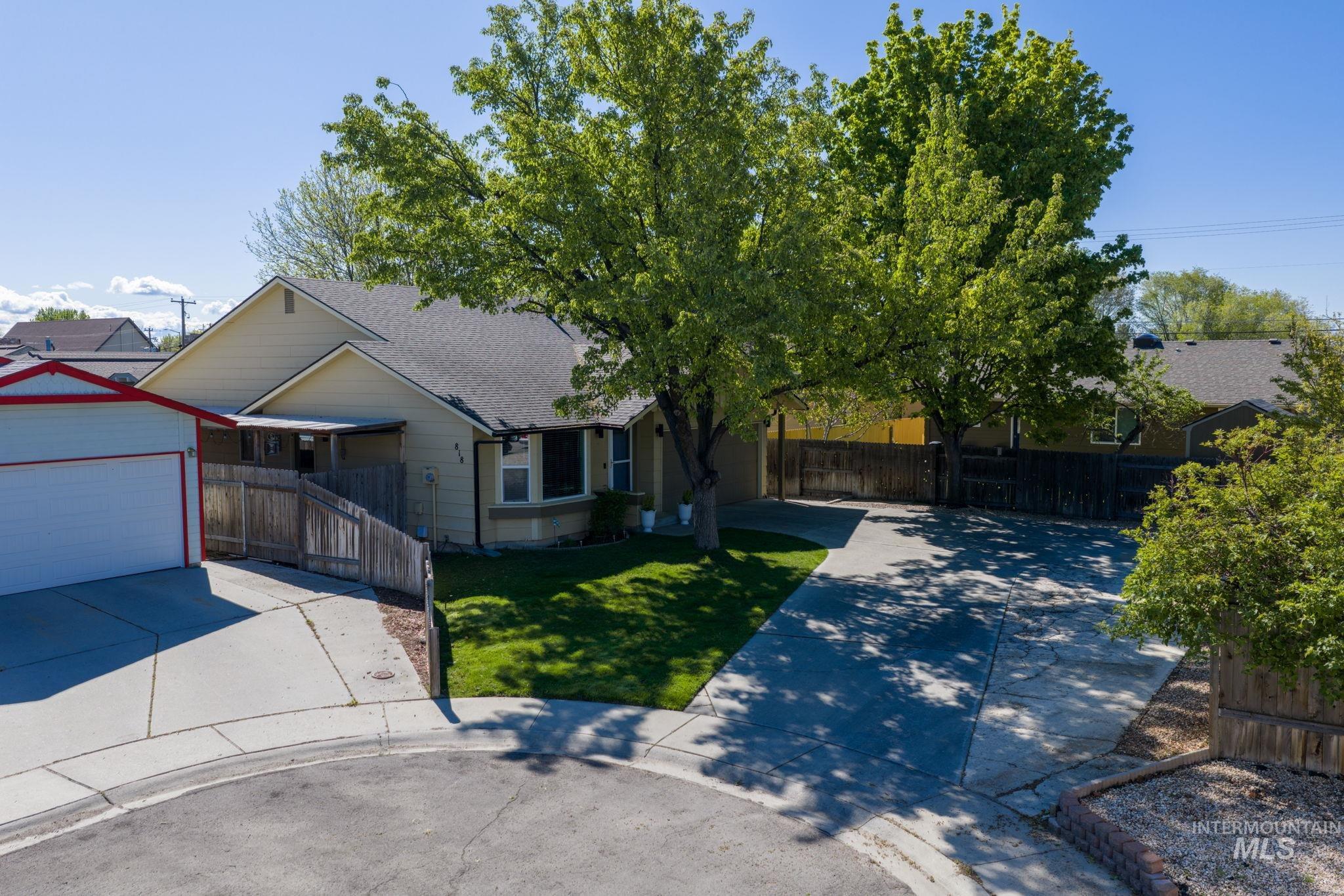 818 S Wild Phlox Pl, Boise, Idaho 83709, 3 Bedrooms, 2 Bathrooms, Residential For Sale, Price $444,900,MLS 98982843