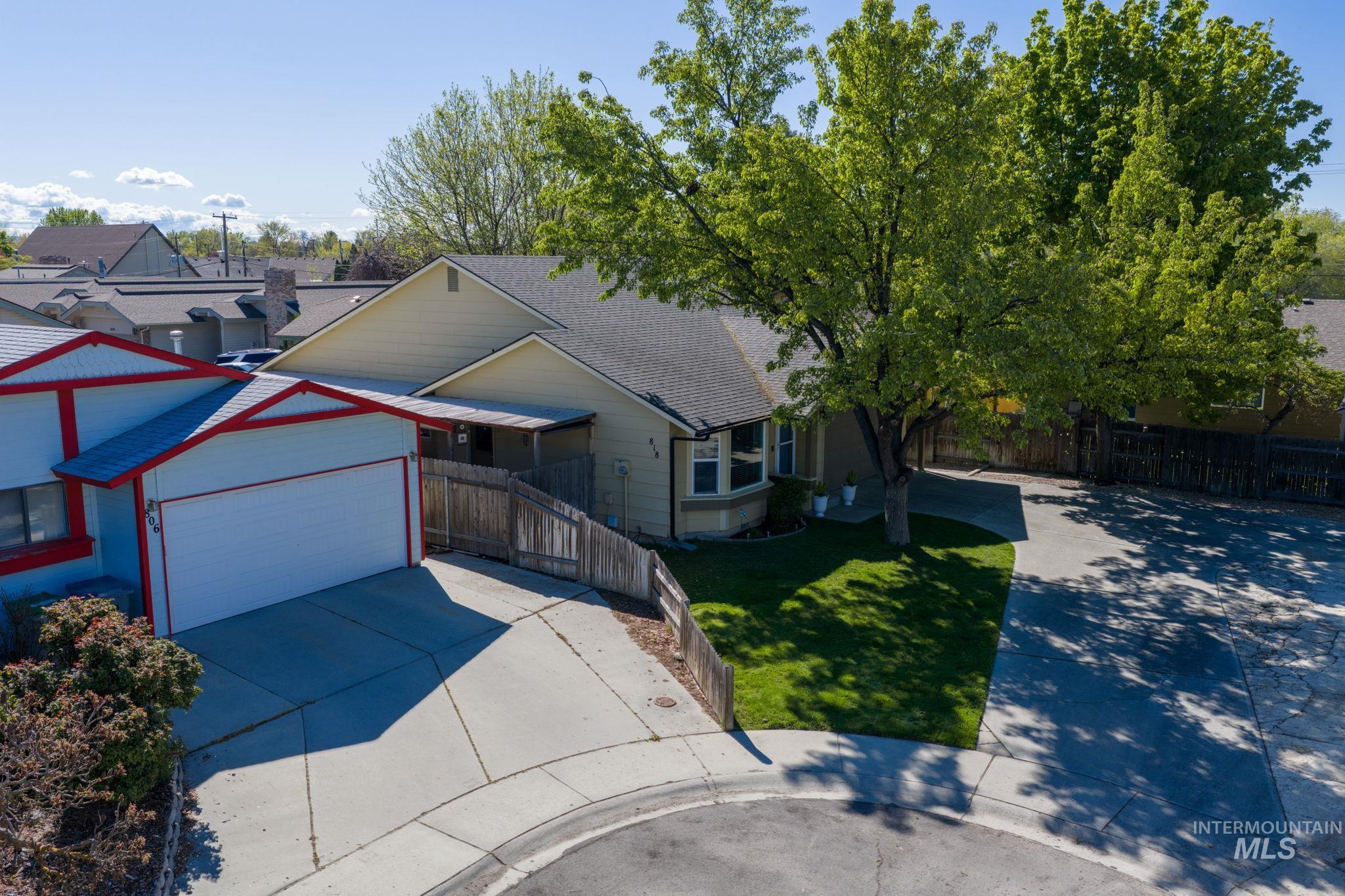 818 S Wild Phlox Pl, Boise, Idaho 83709, 3 Bedrooms, 2 Bathrooms, Residential For Sale, Price $444,900,MLS 98982843