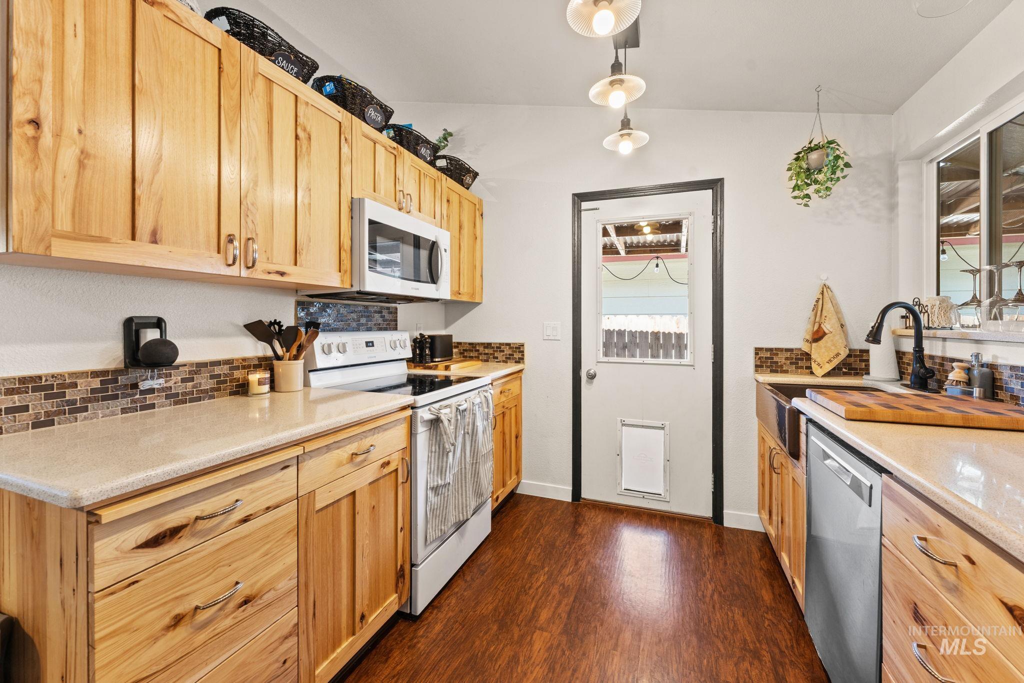 818 S Wild Phlox Pl, Boise, Idaho 83709, 3 Bedrooms, 2 Bathrooms, Residential For Sale, Price $444,900,MLS 98982843