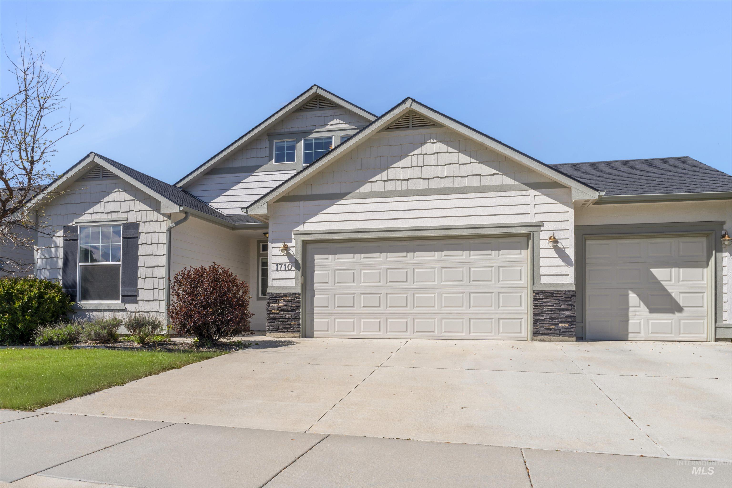 1710 W Henrys Fork Drive, Meridian, Idaho 83642, 3 Bedrooms, 2 Bathrooms, Residential For Sale, Price $494,900,MLS 98982845