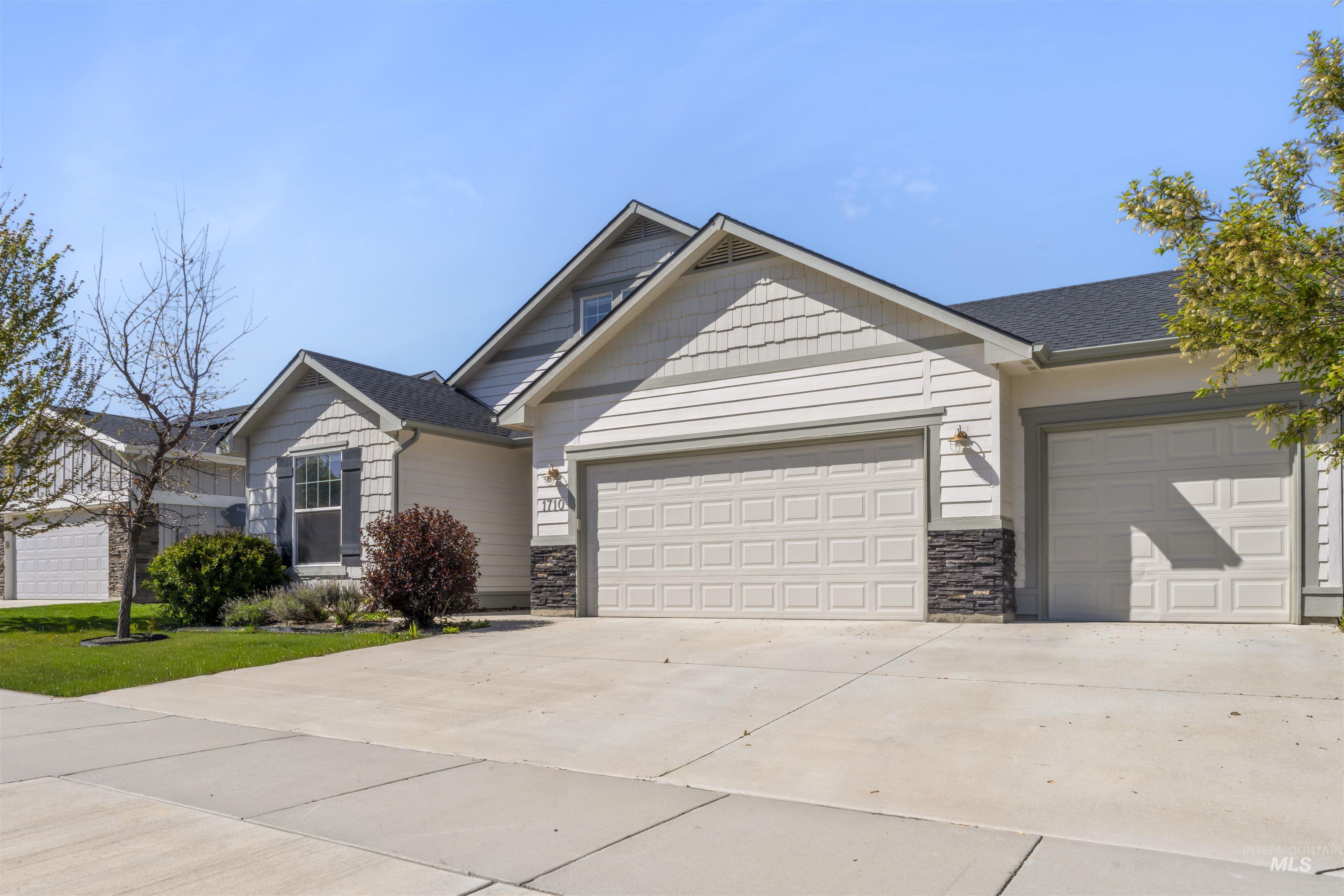 1710 W Henrys Fork Drive, Meridian, Idaho 83642, 3 Bedrooms, 2 Bathrooms, Residential For Sale, Price $494,900,MLS 98982845