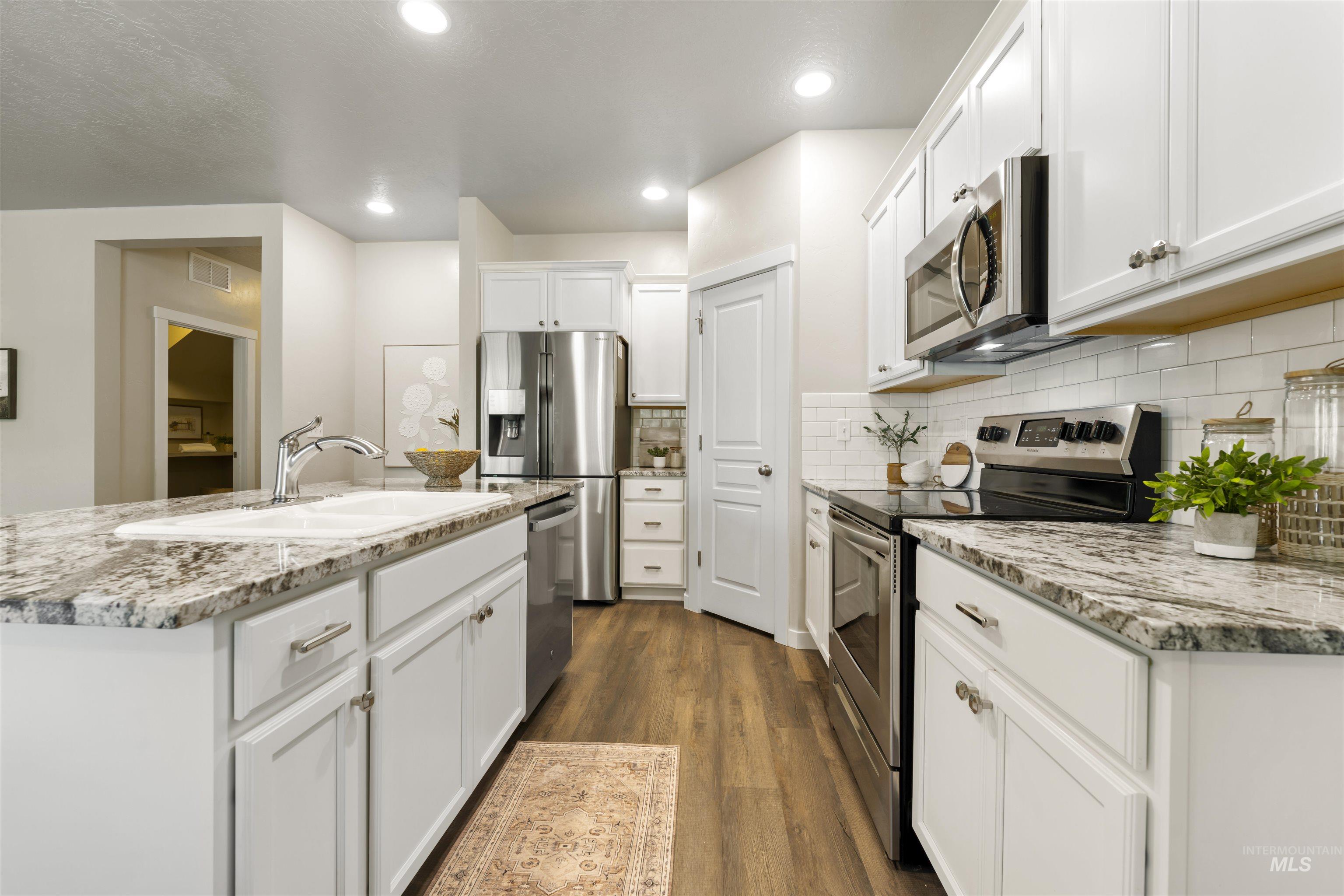 1710 W Henrys Fork Drive, Meridian, Idaho 83642, 3 Bedrooms, 2 Bathrooms, Residential For Sale, Price $494,900,MLS 98982845