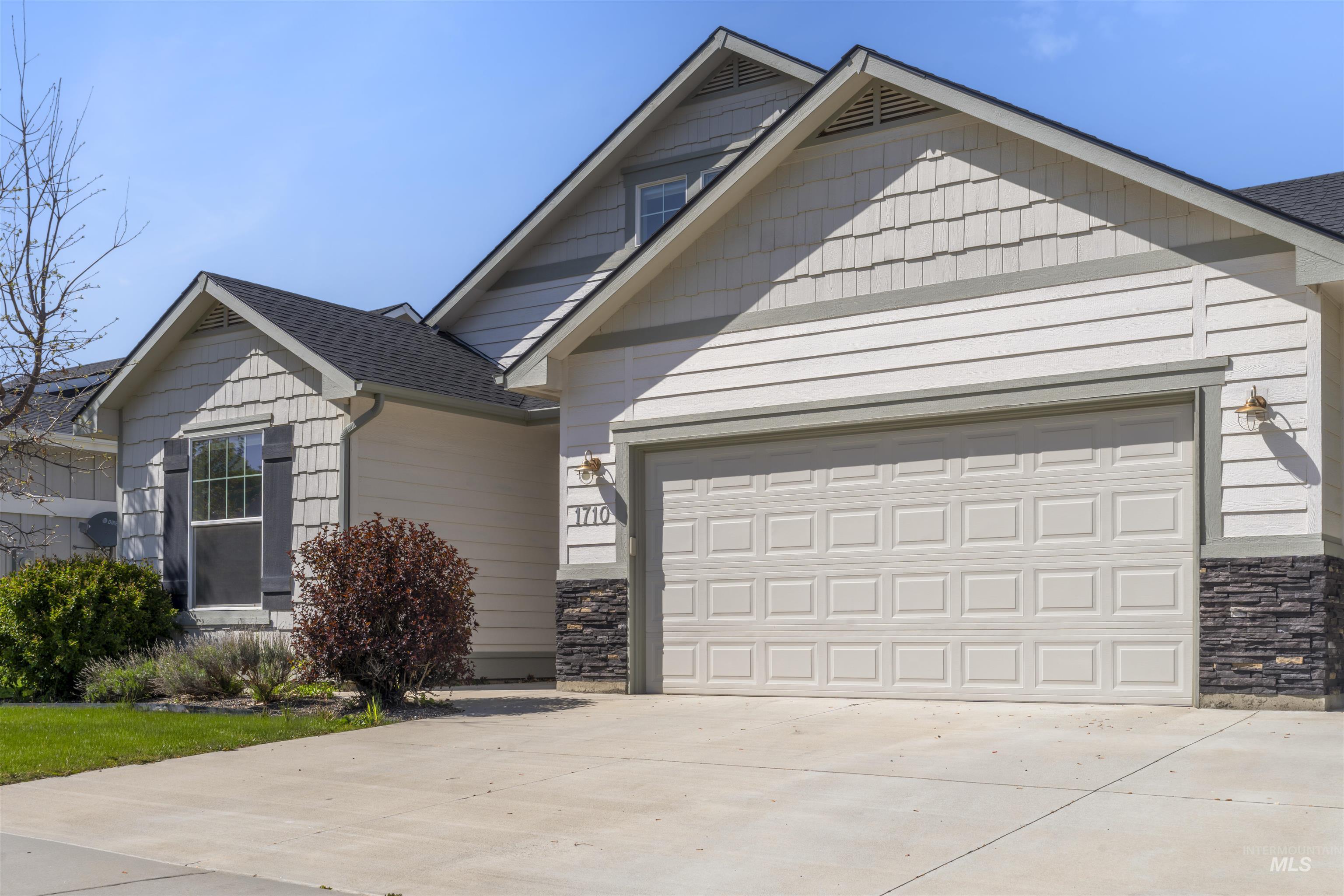 1710 W Henrys Fork Drive, Meridian, Idaho 83642, 3 Bedrooms, 2 Bathrooms, Residential For Sale, Price $494,900,MLS 98982845